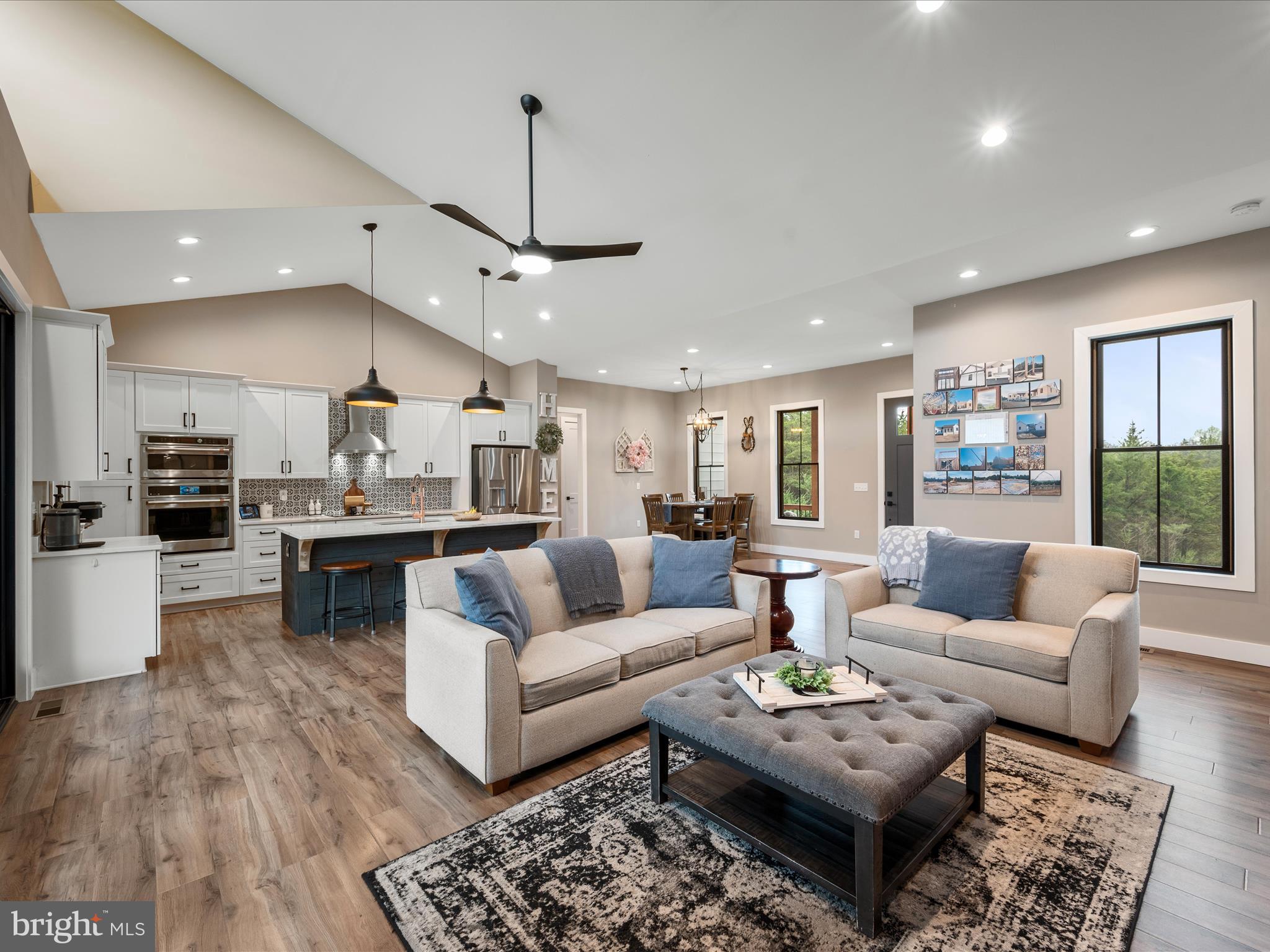 WAVERLY VIEW - Residential