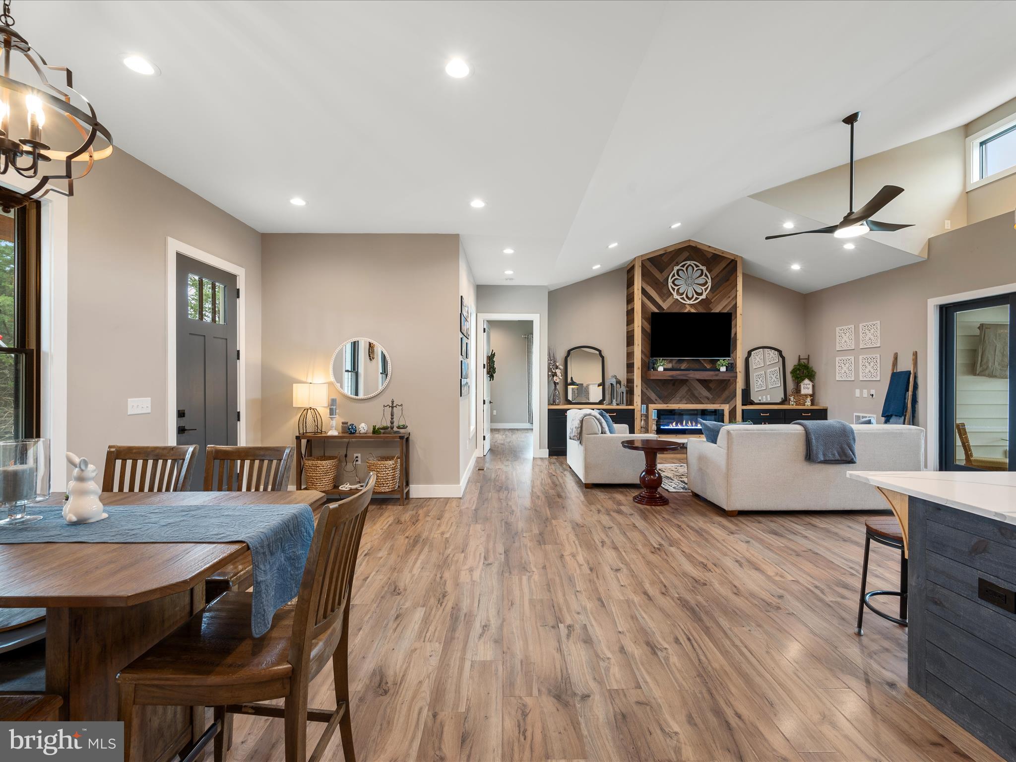 WAVERLY VIEW - Residential