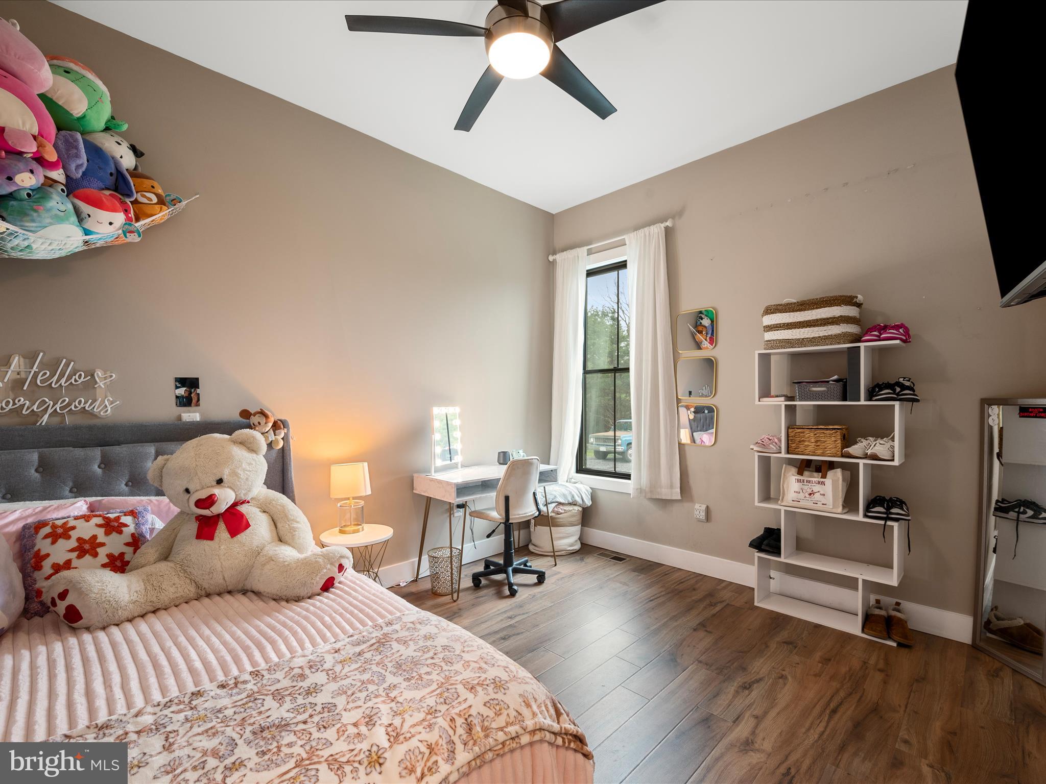 WAVERLY VIEW - Residential