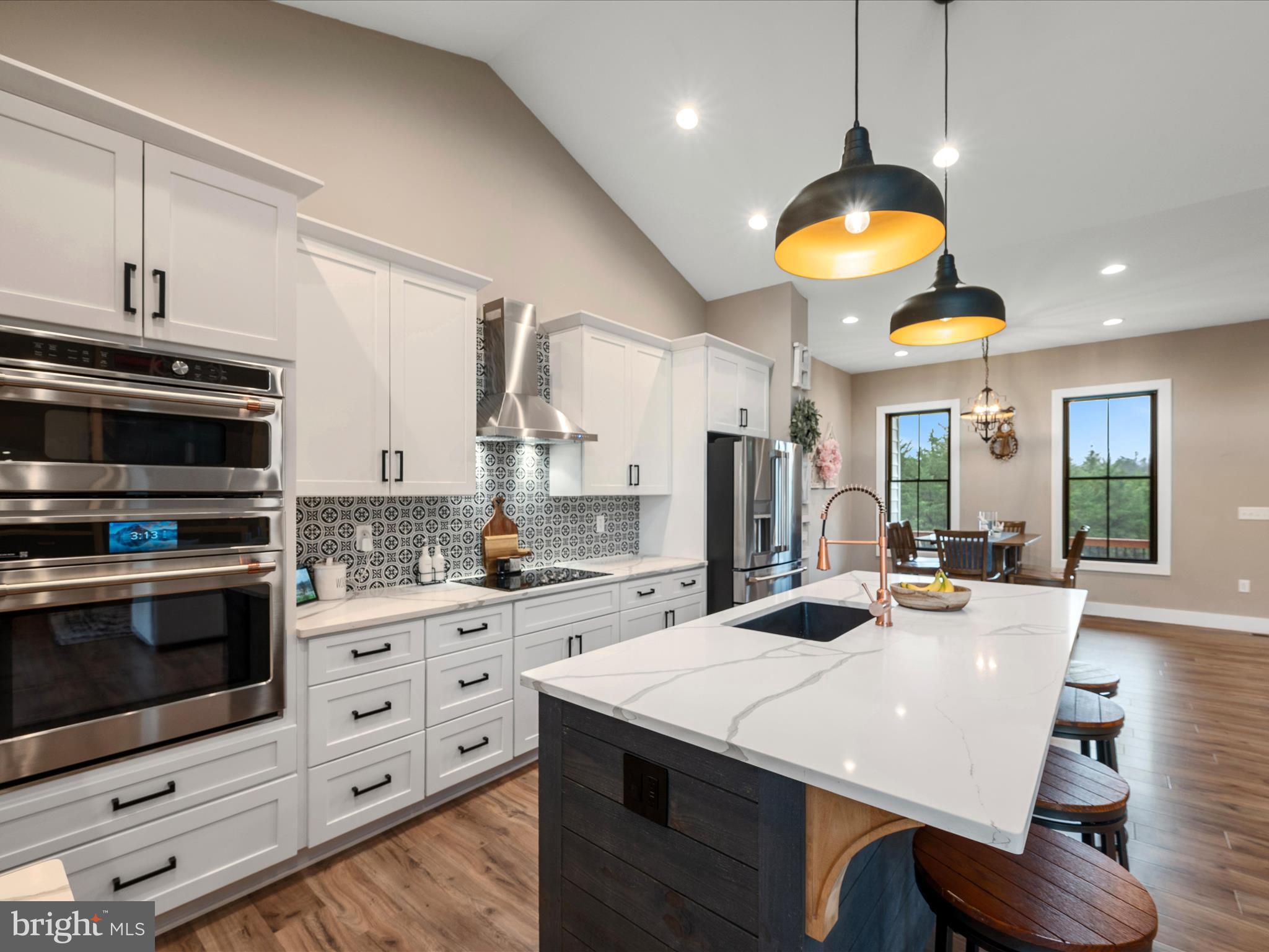 WAVERLY VIEW - Residential