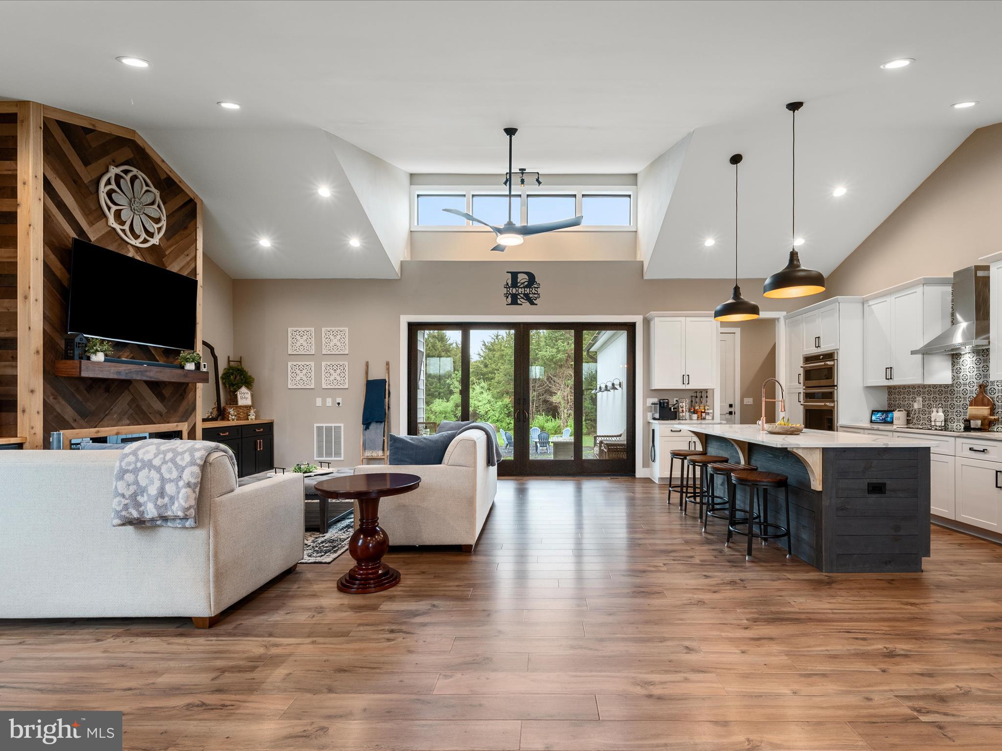 WAVERLY VIEW - Residential