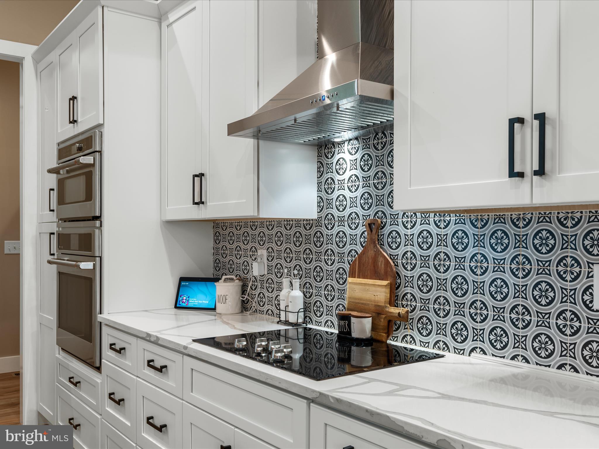 WAVERLY VIEW - Residential