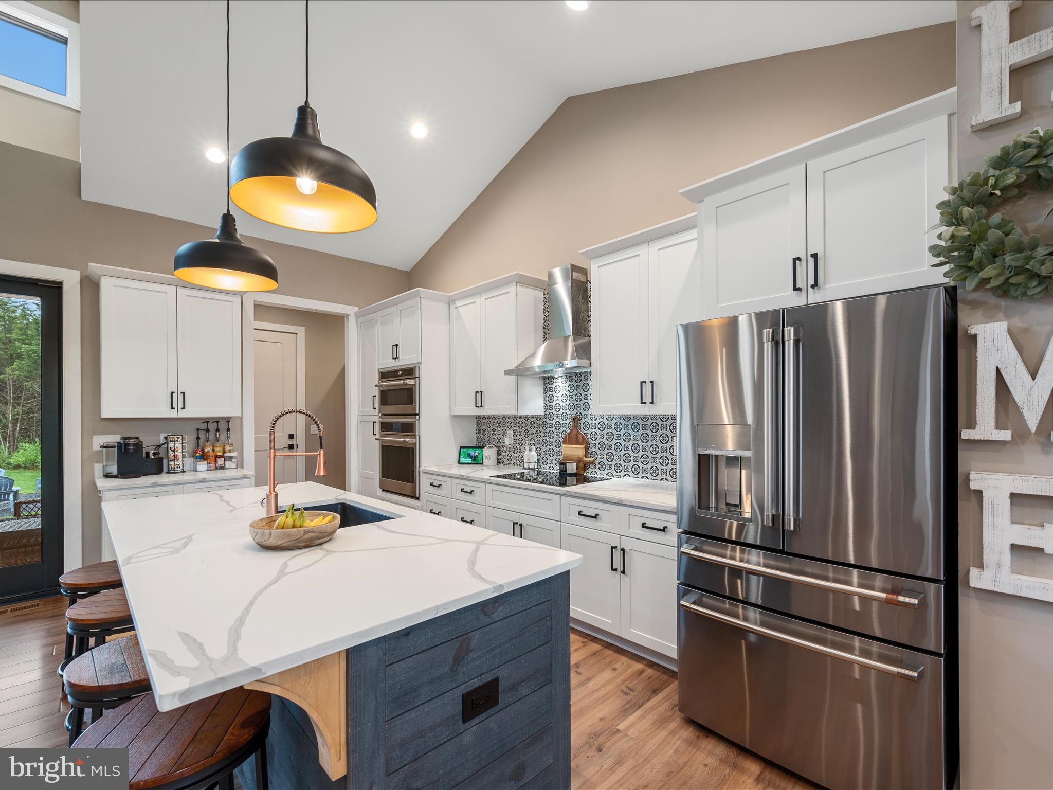 WAVERLY VIEW - Residential