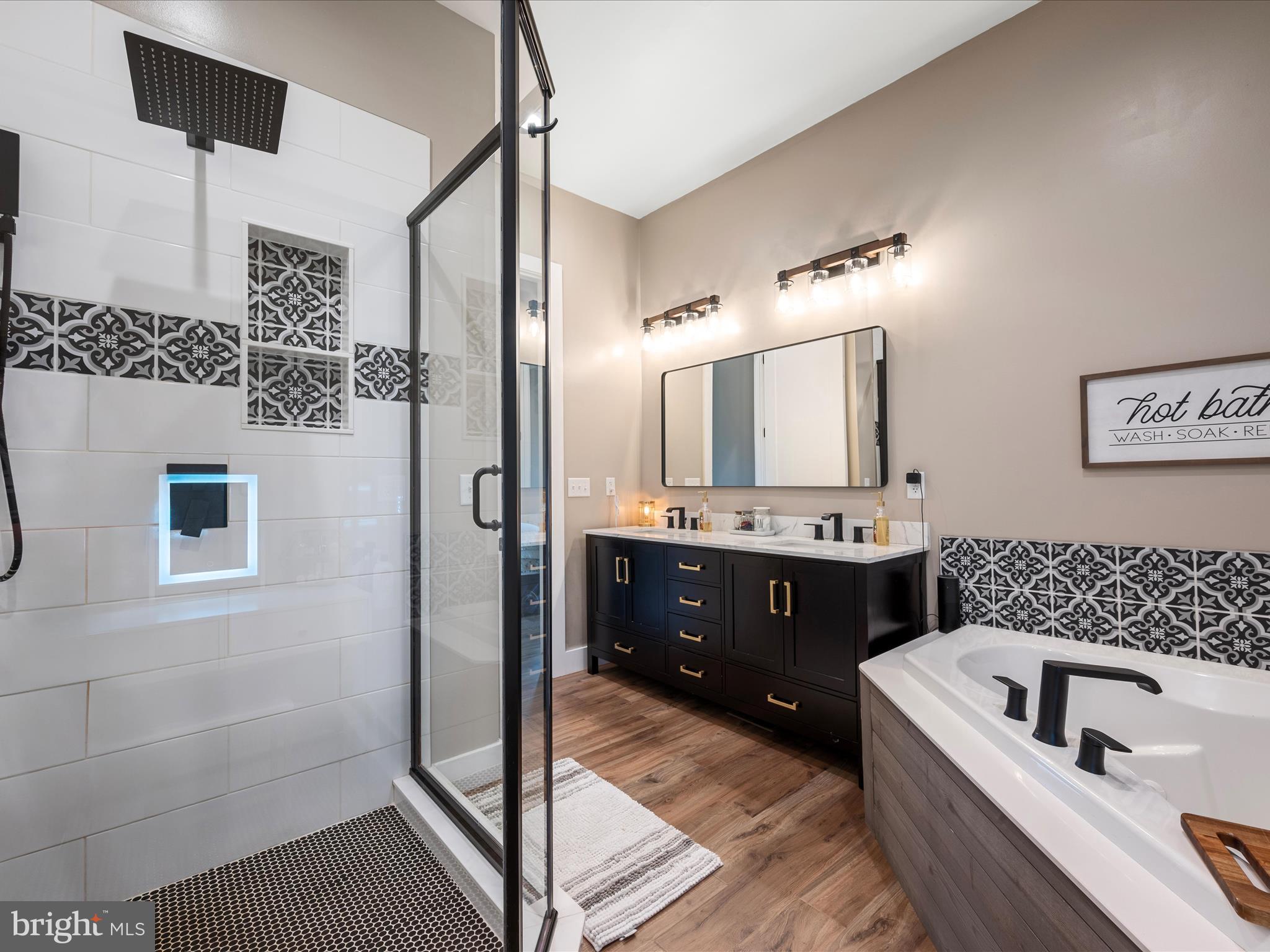 WAVERLY VIEW - Residential