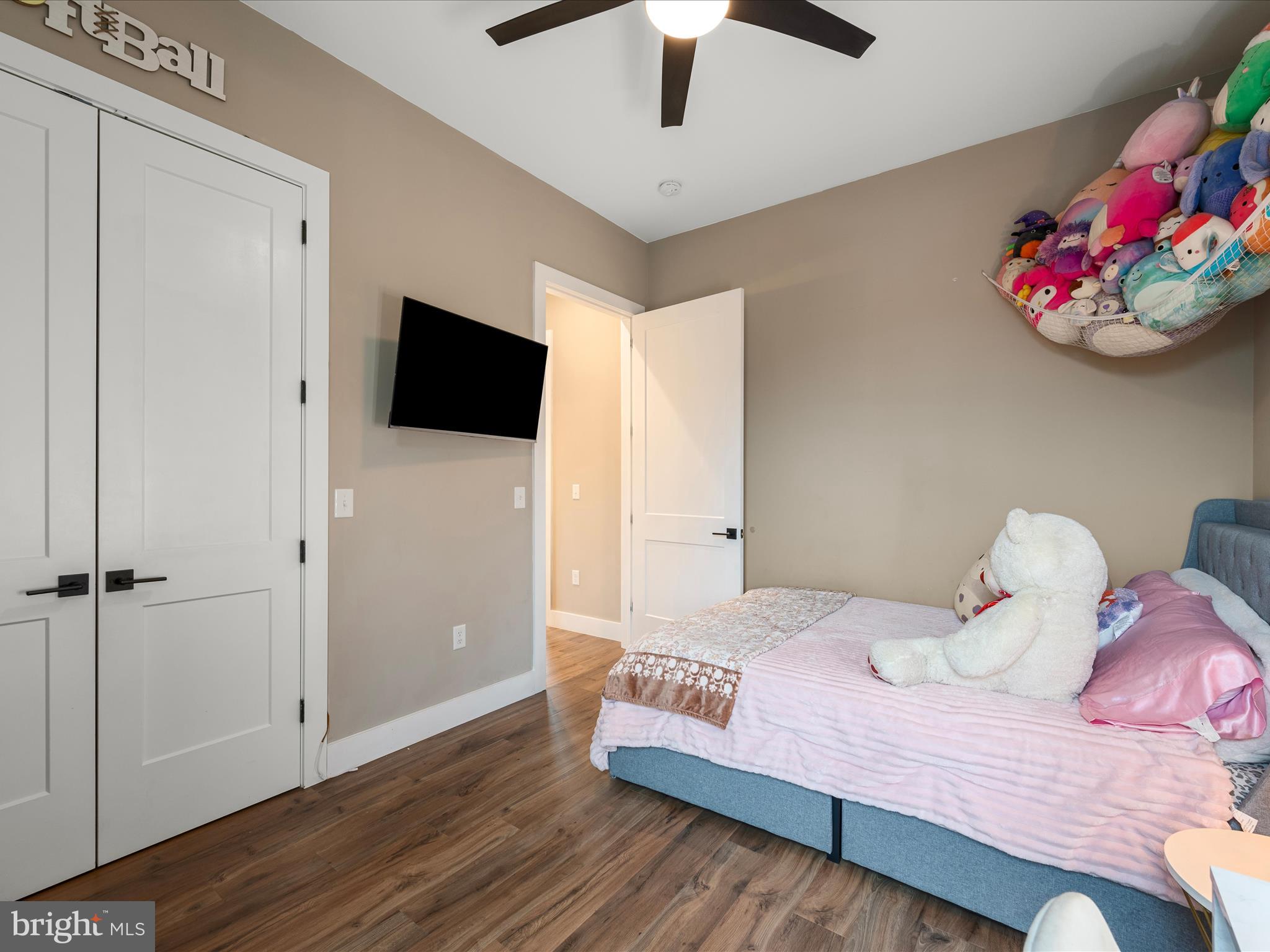 WAVERLY VIEW - Residential