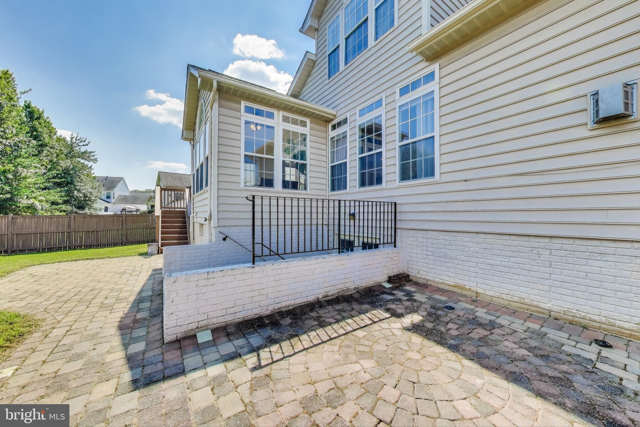 BRENTWOOD - Residential