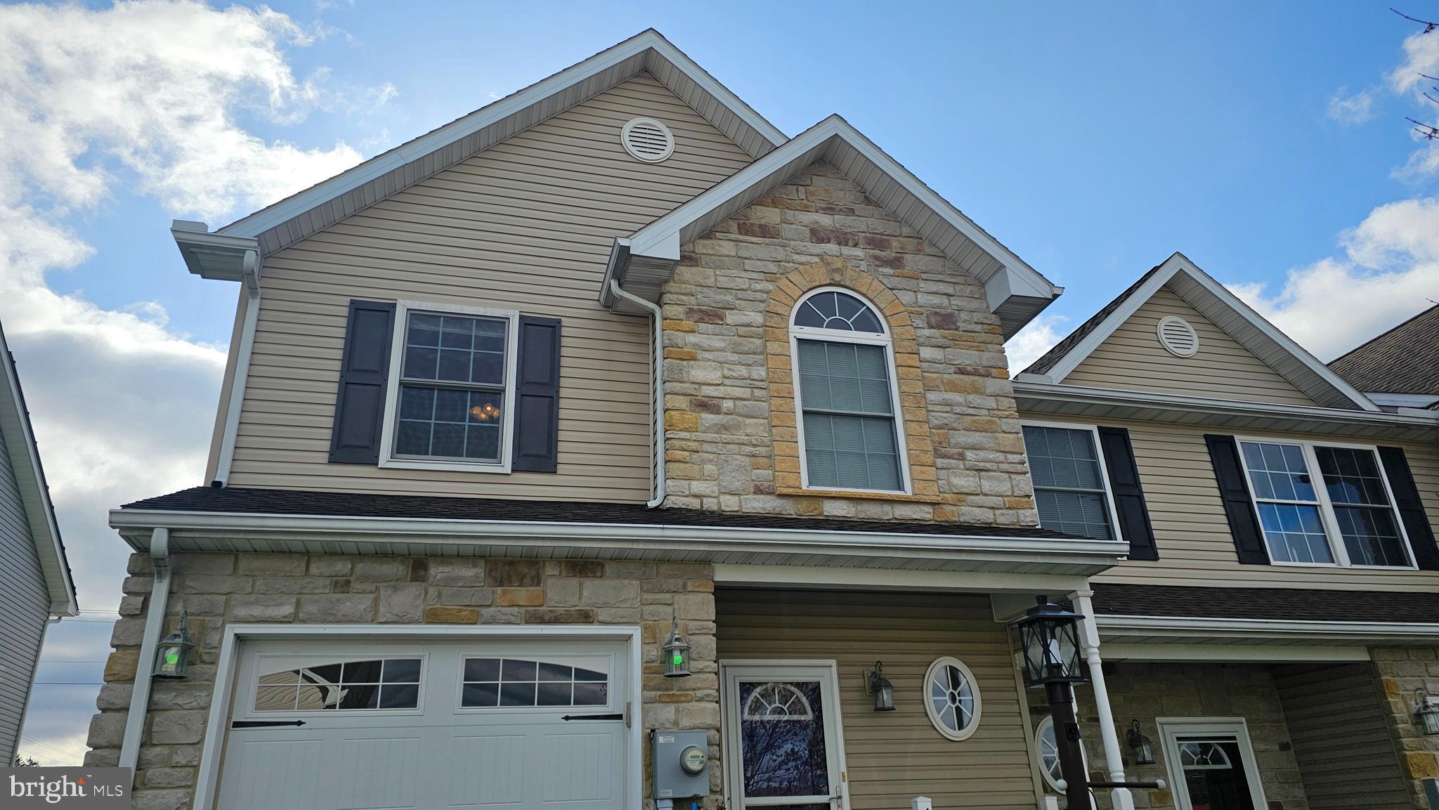 WALNUT KNOLLS - Residential