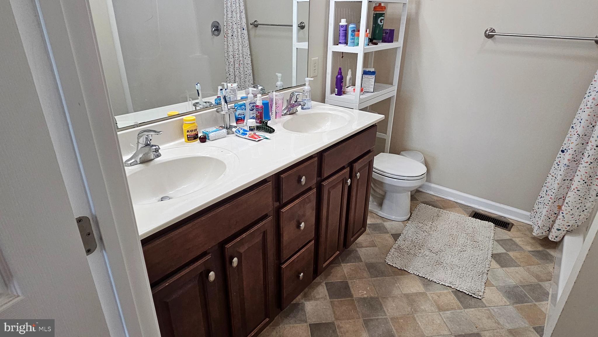 WALNUT KNOLLS - Residential