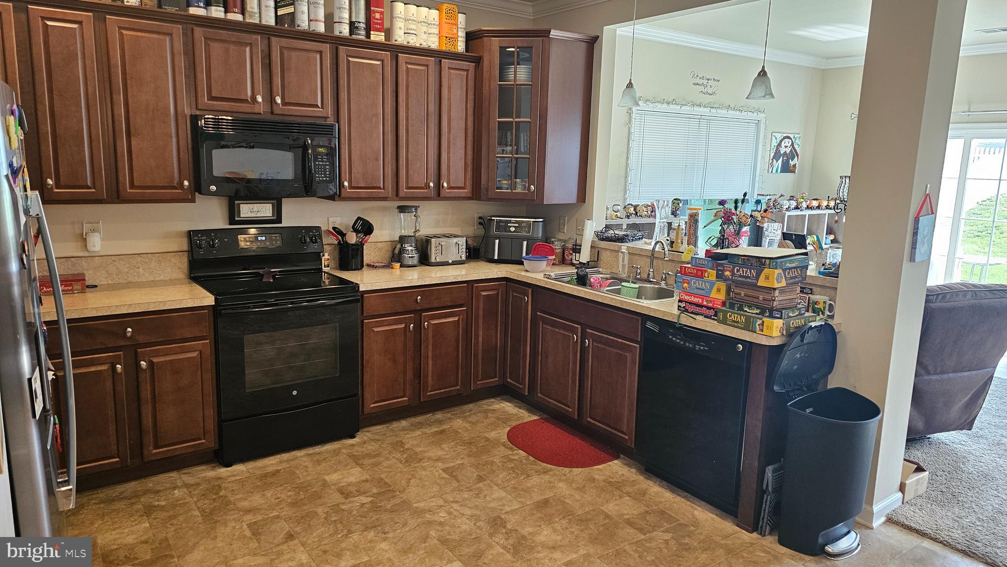 WALNUT KNOLLS - Residential