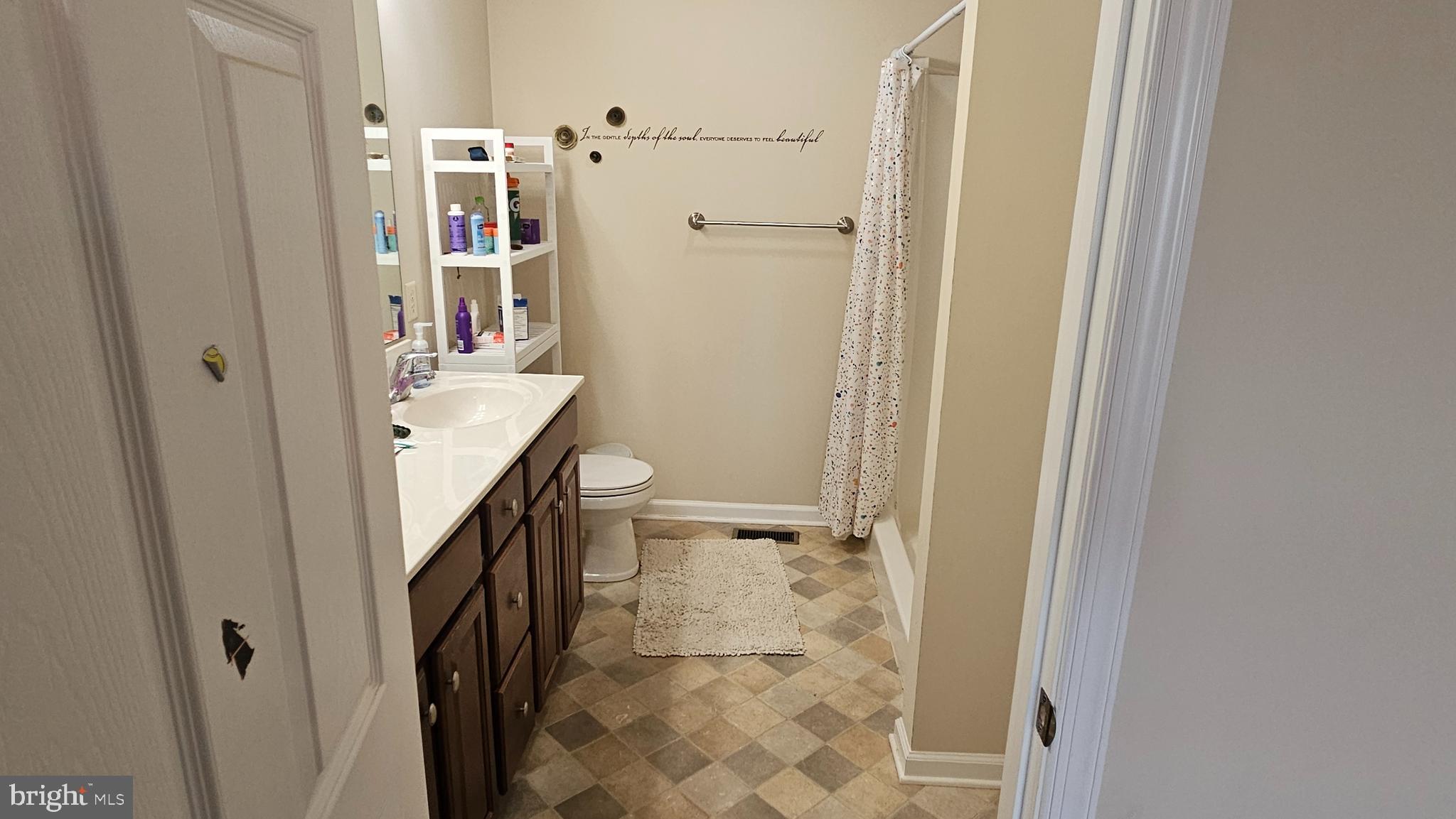 WALNUT KNOLLS - Residential