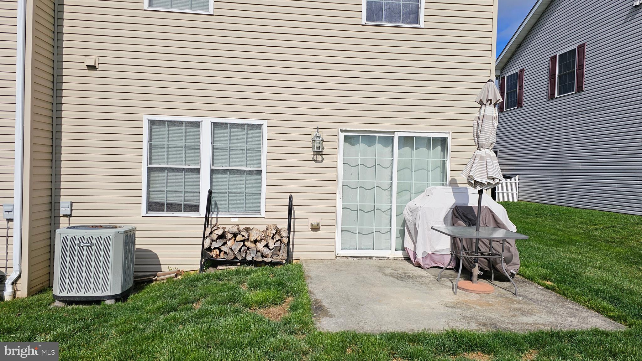 WALNUT KNOLLS - Residential