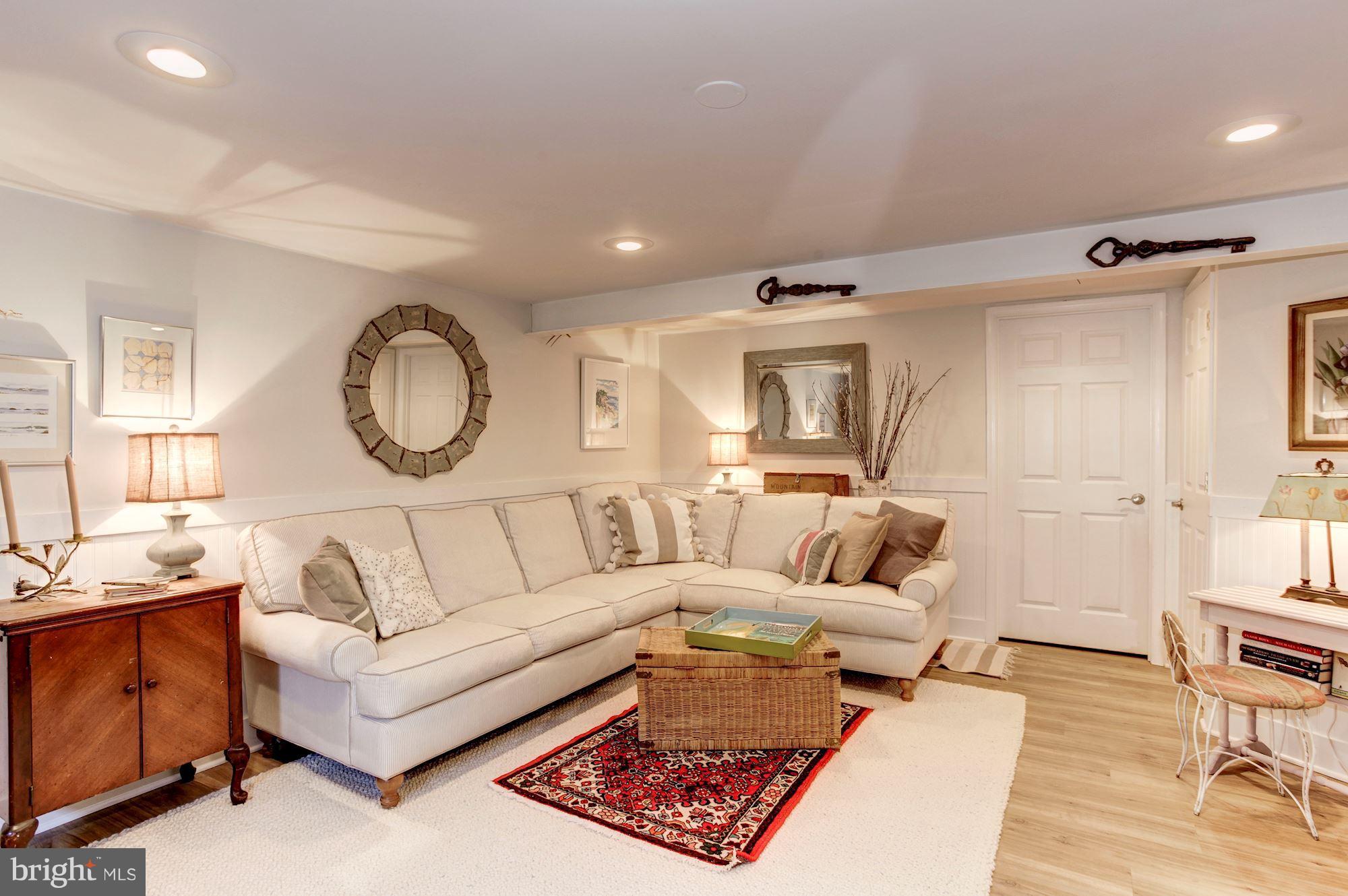 WARWICK VILLAGE - Residential