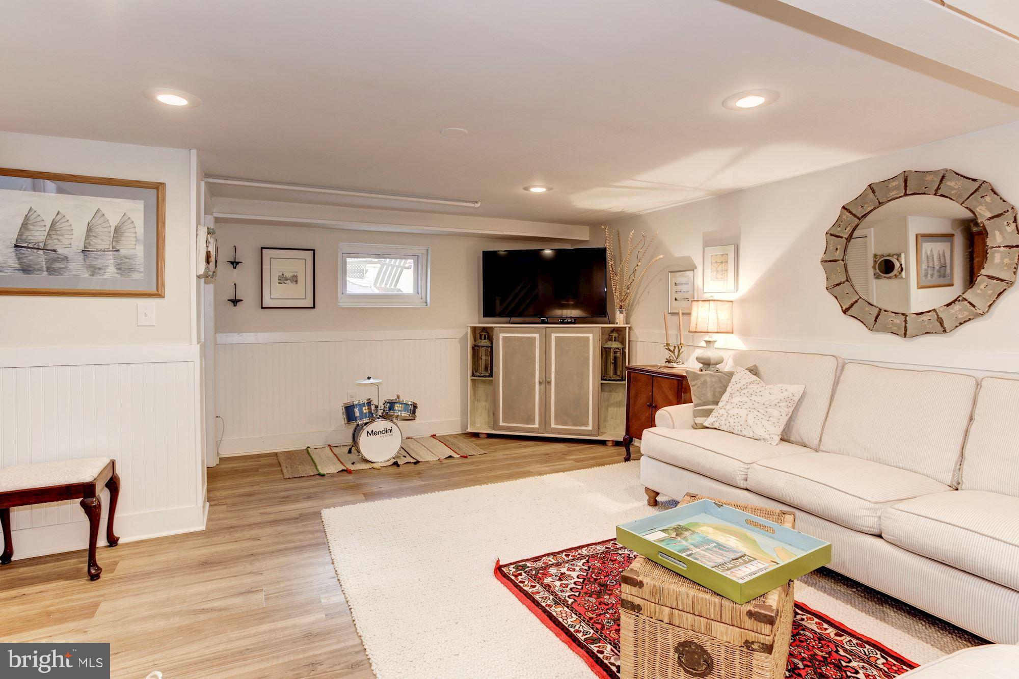 WARWICK VILLAGE - Residential