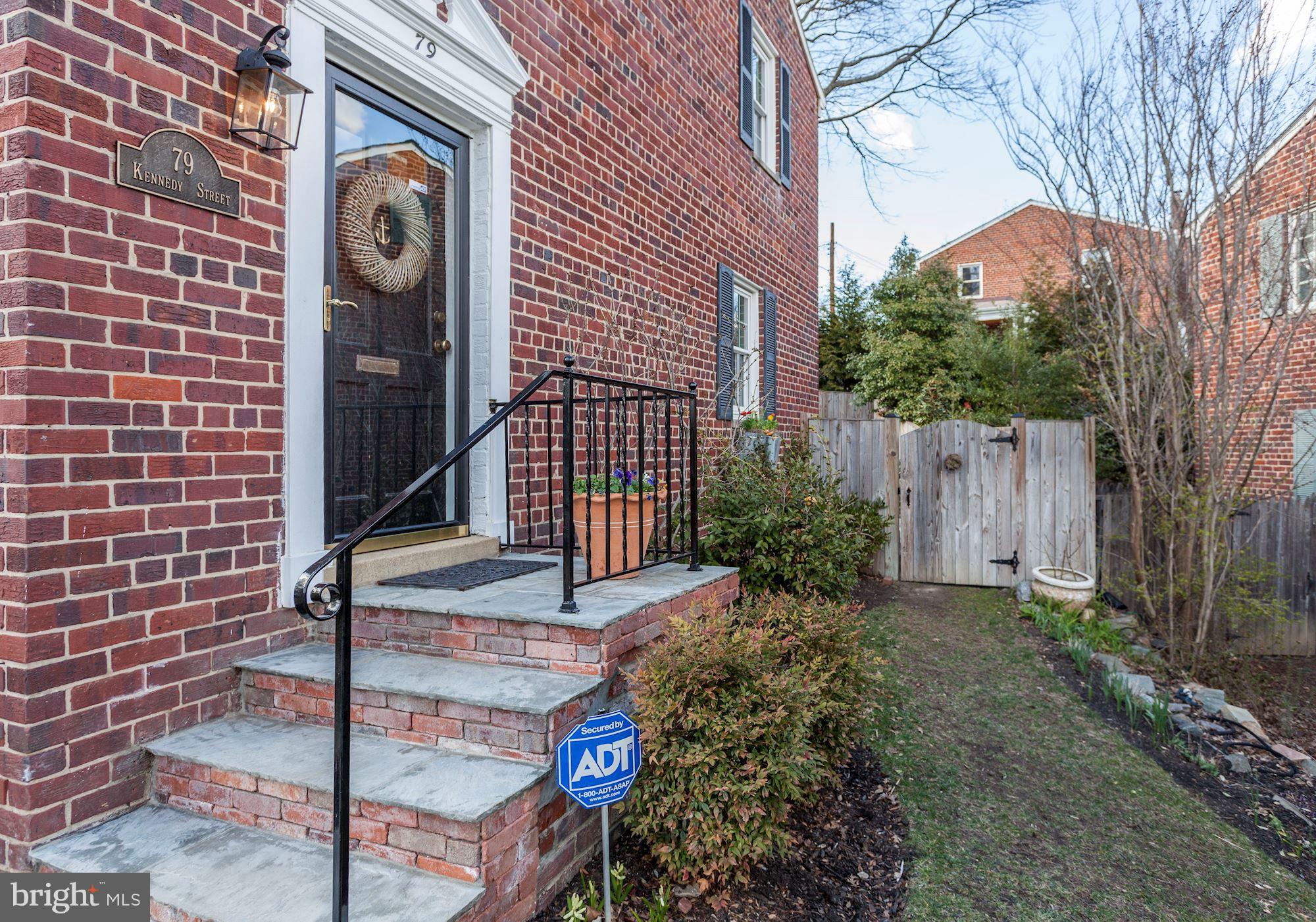 WARWICK VILLAGE - Residential