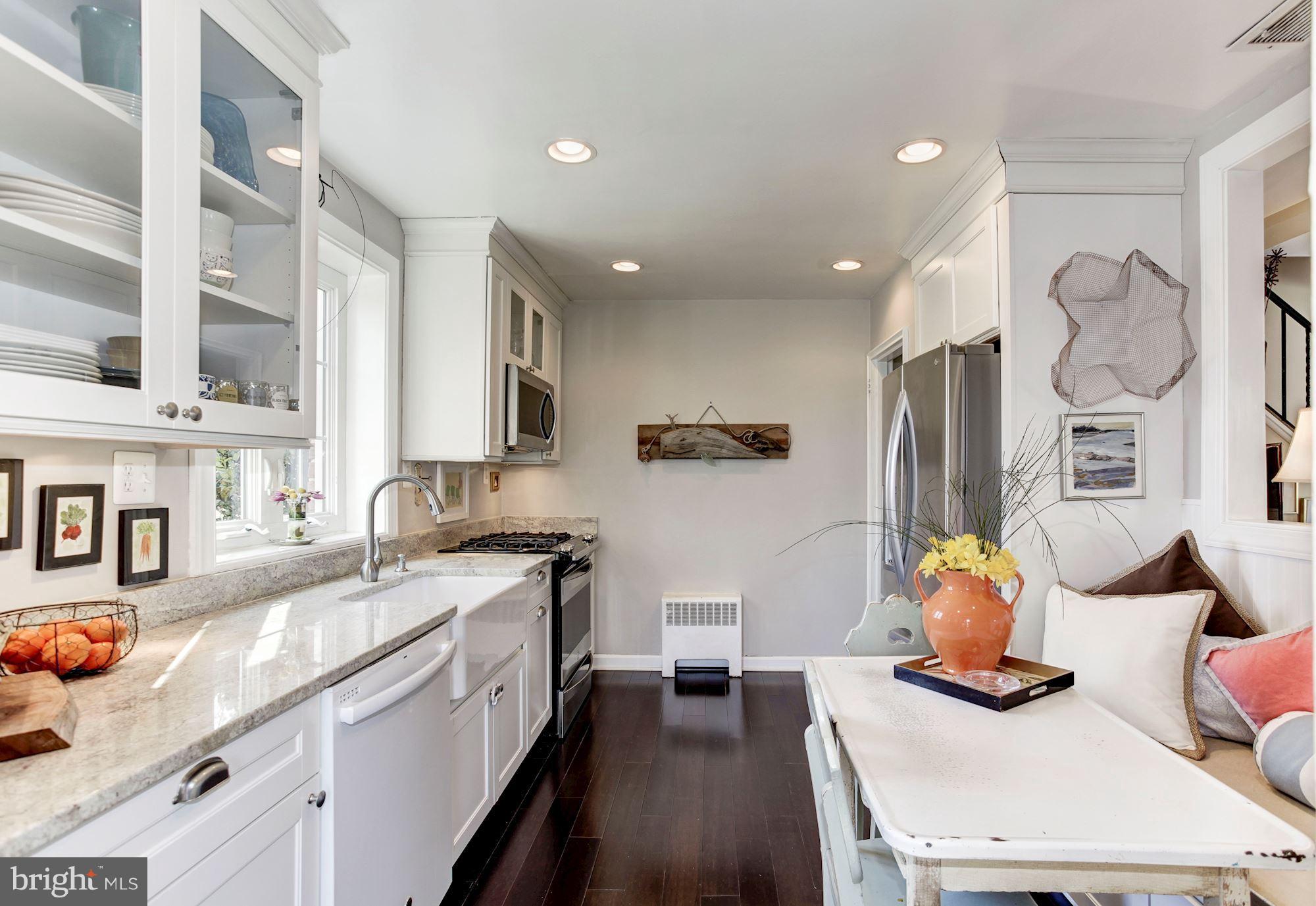 WARWICK VILLAGE - Residential