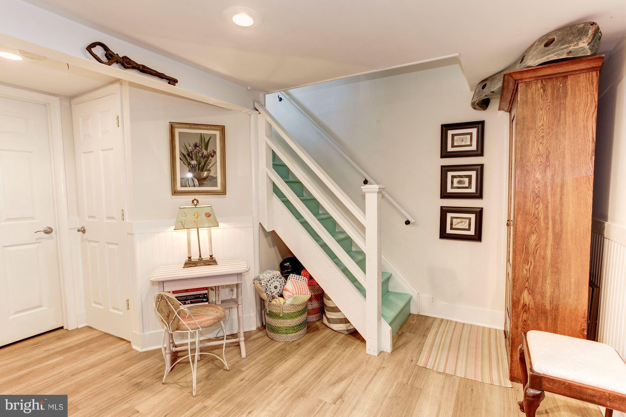 WARWICK VILLAGE - Residential