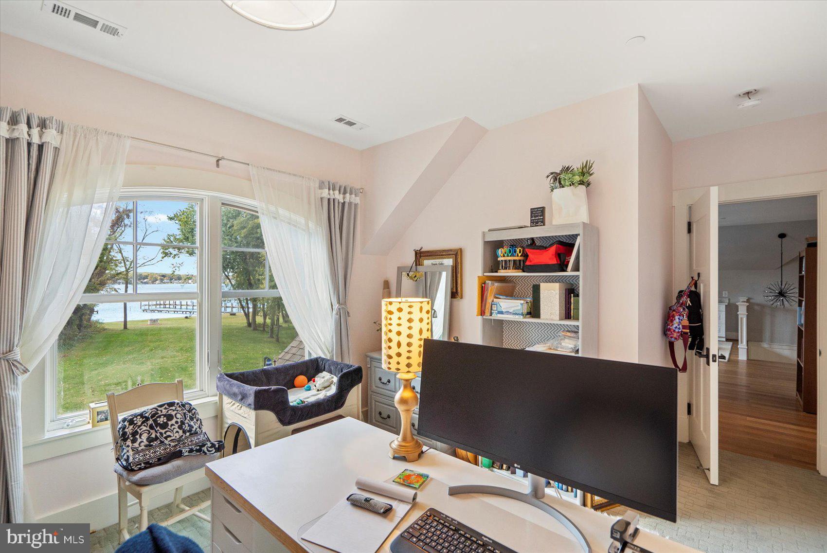 BOWLEYS QUARTERS - Residential