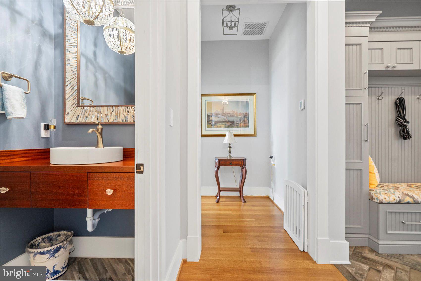 BOWLEYS QUARTERS - Residential