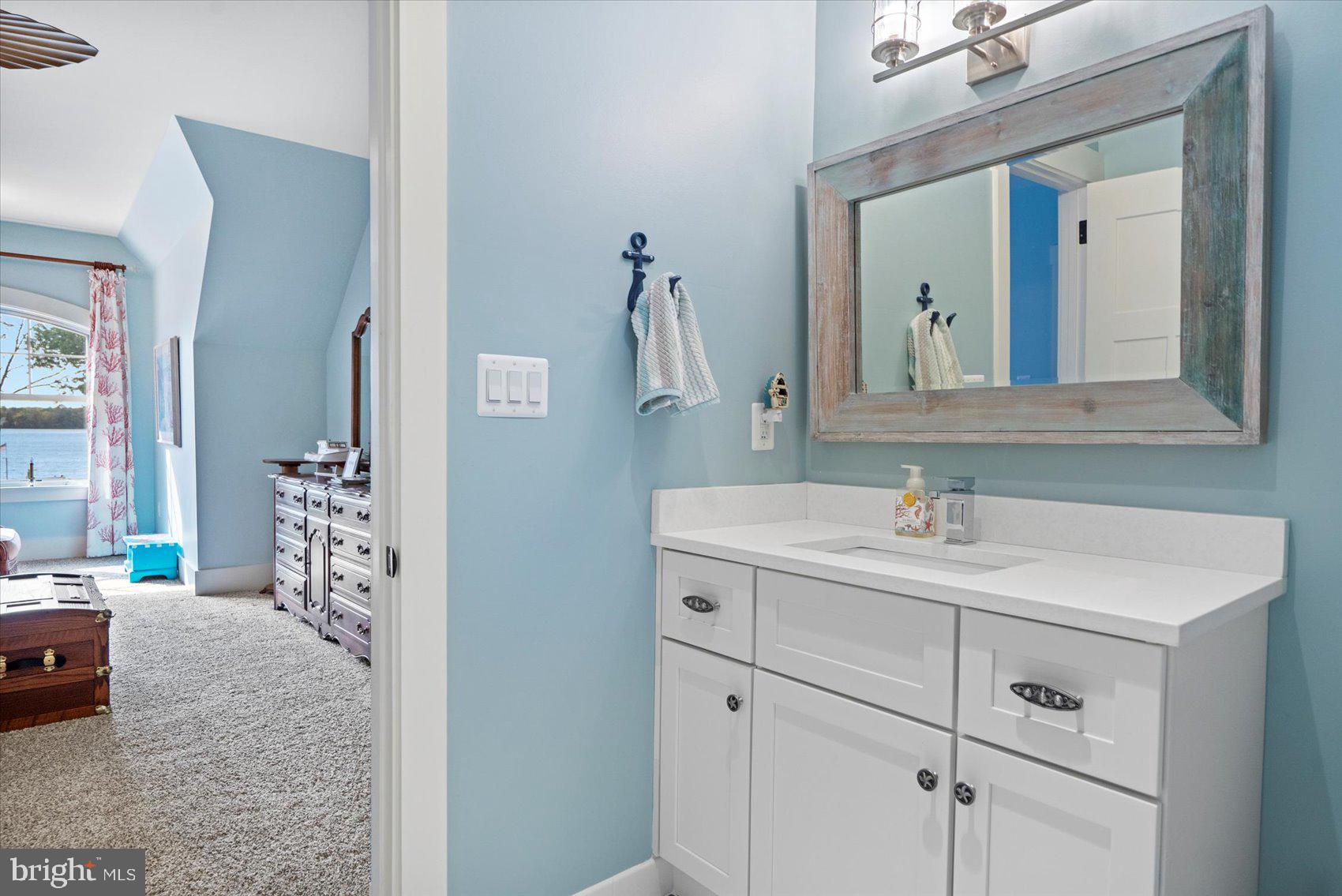 BOWLEYS QUARTERS - Residential