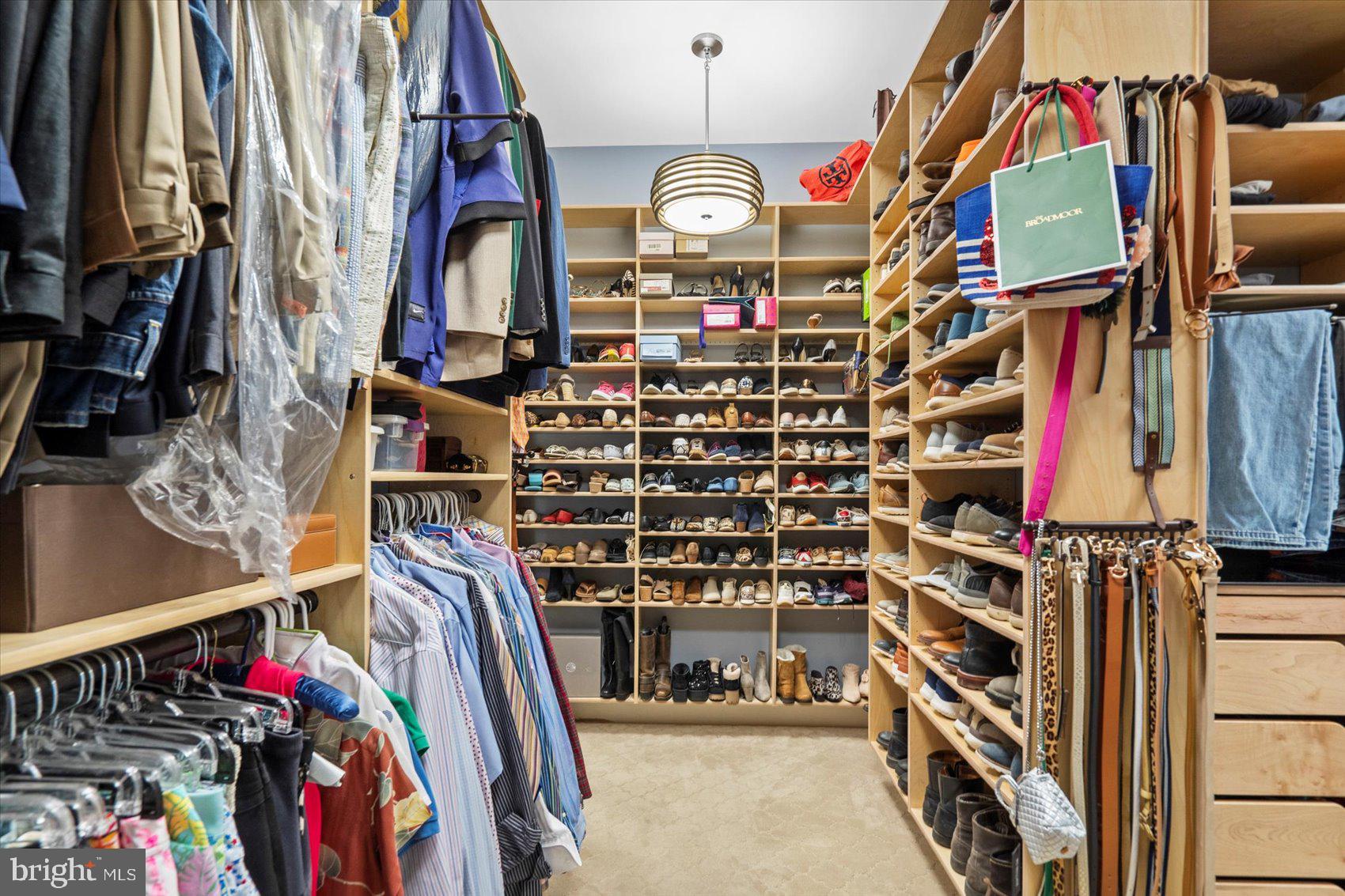 BOWLEYS QUARTERS - Residential