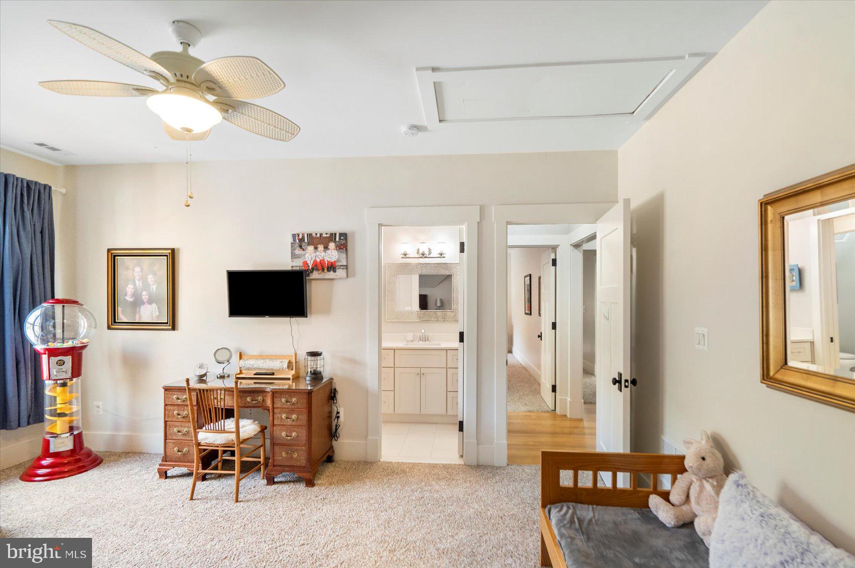 BOWLEYS QUARTERS - Residential