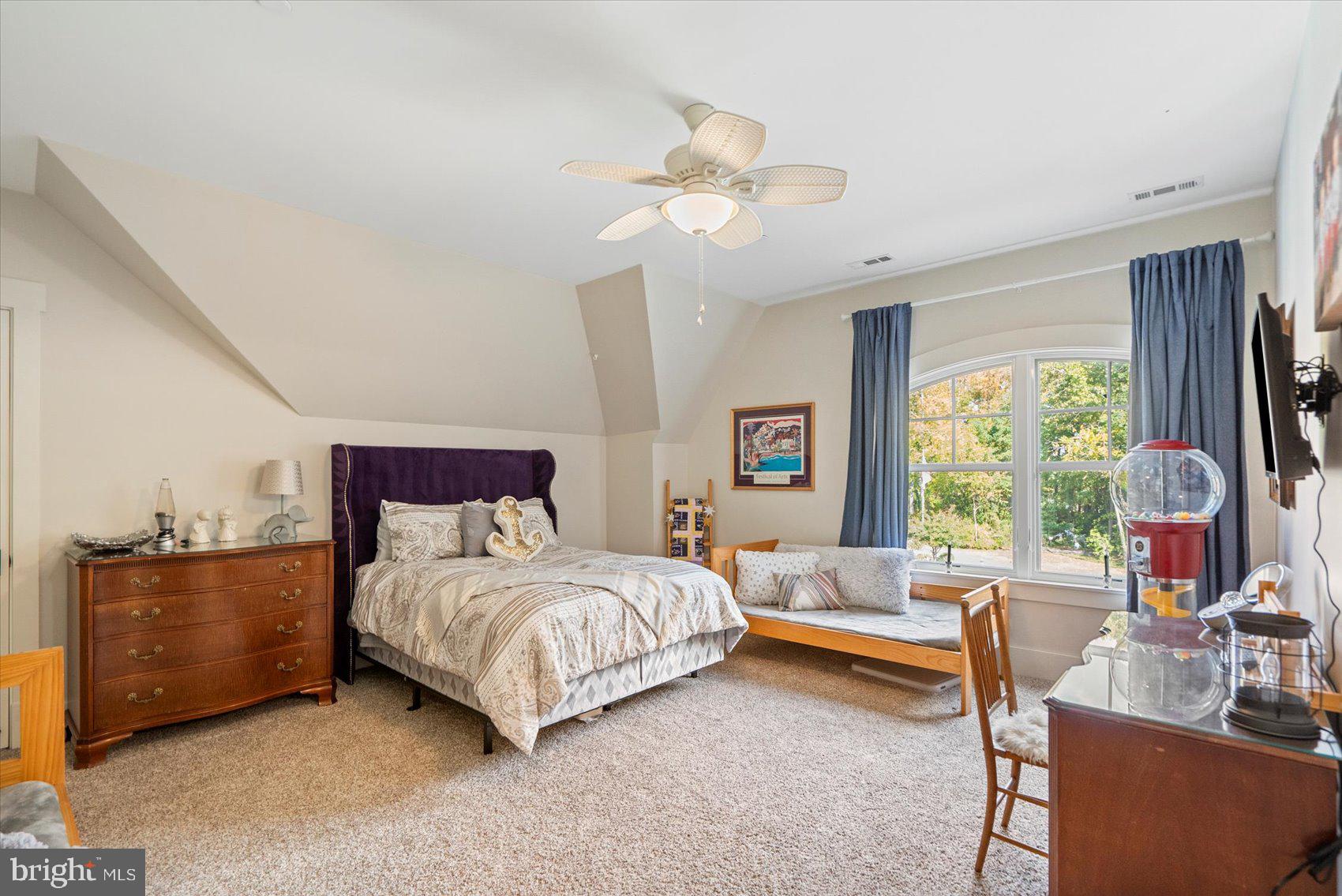 BOWLEYS QUARTERS - Residential