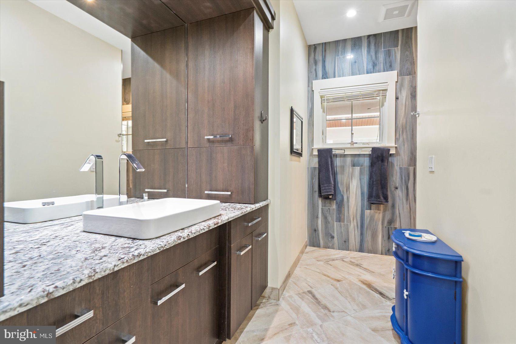 BOWLEYS QUARTERS - Residential