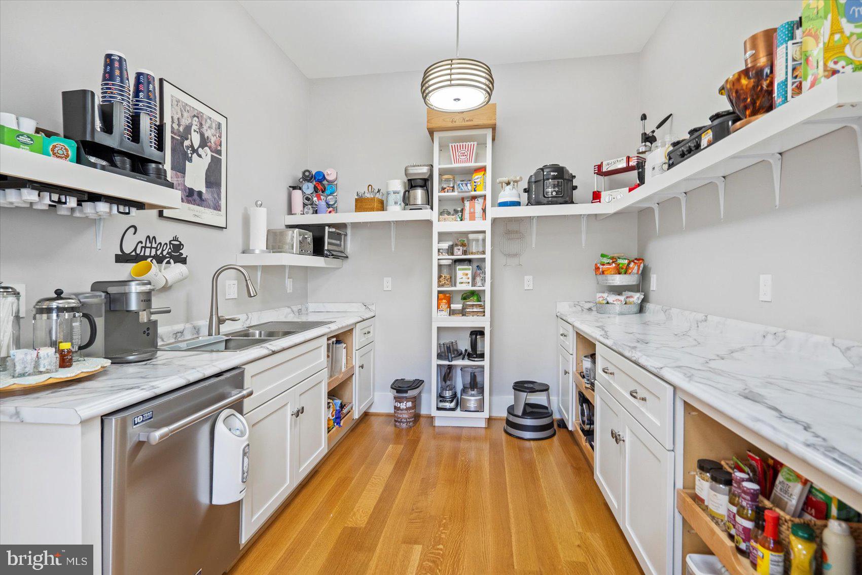 BOWLEYS QUARTERS - Residential