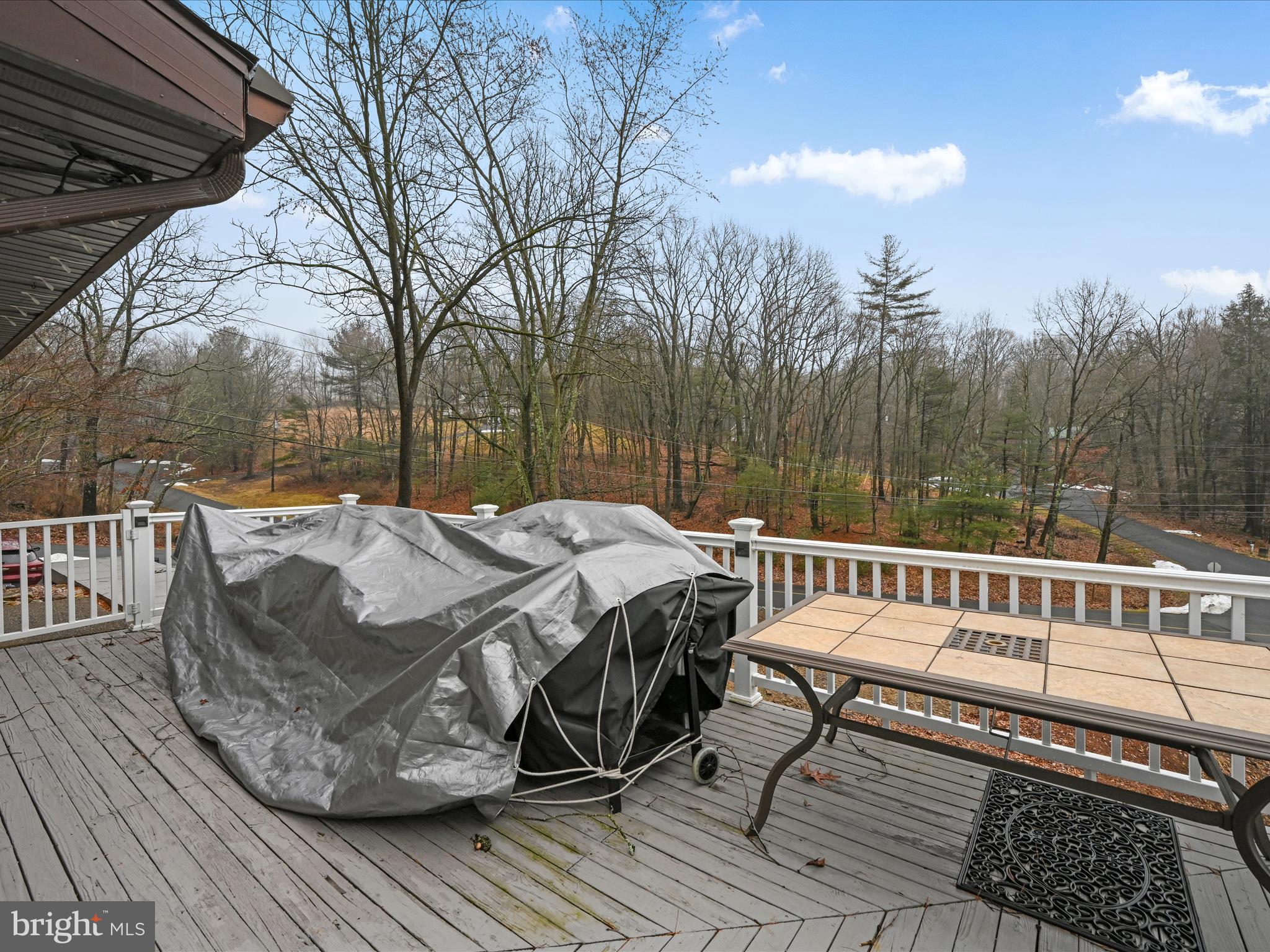 LAKE WYNONAH - Residential