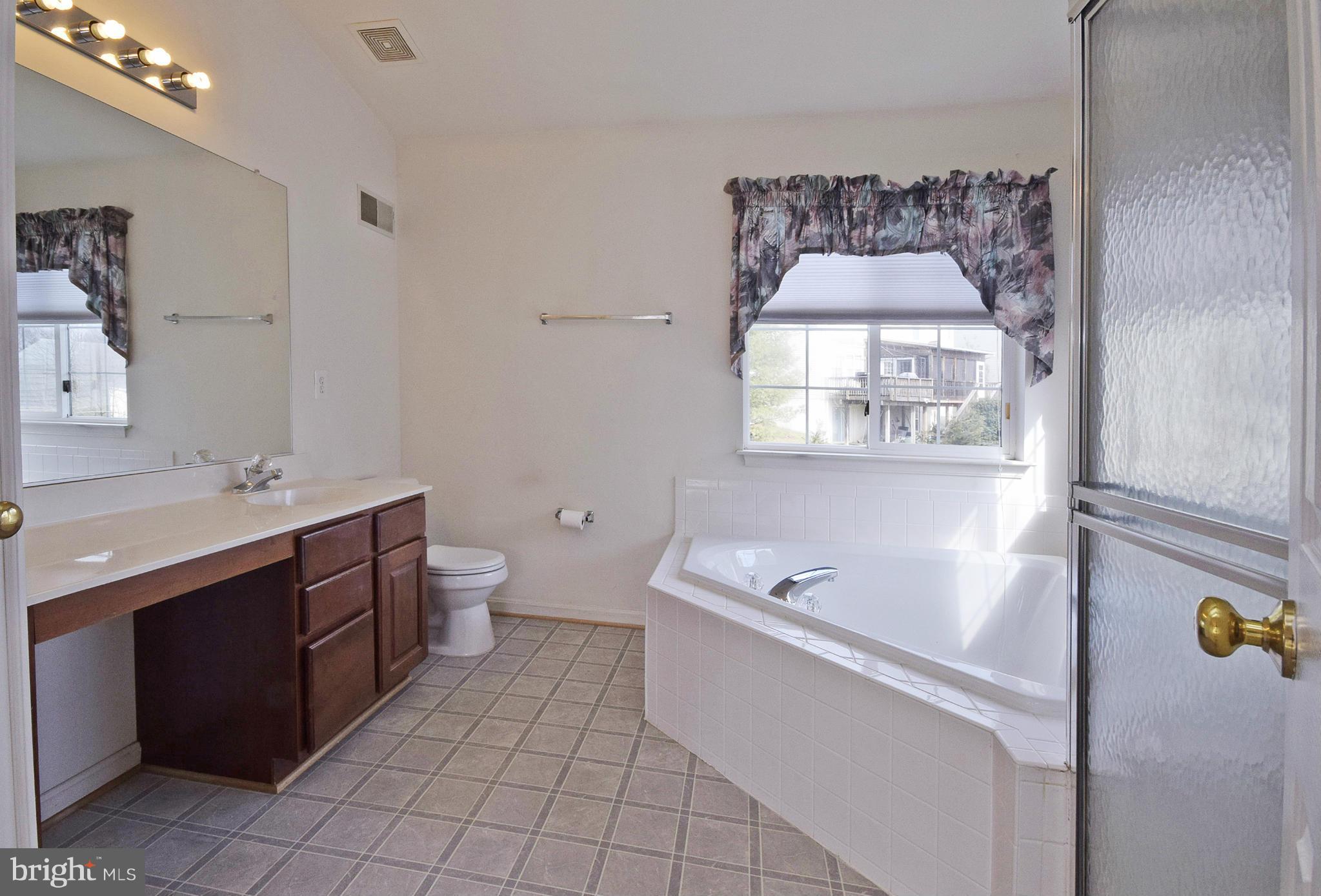 RIVER OAKS - Residential