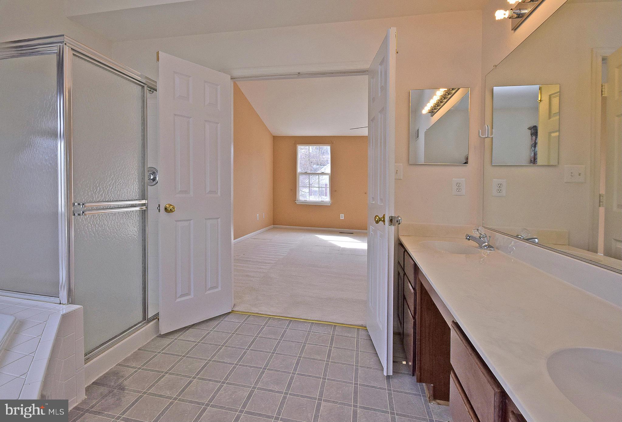 RIVER OAKS - Residential