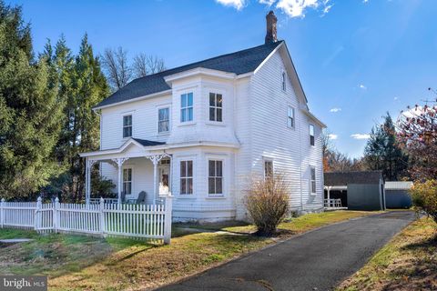 21 LOUELLEN STREET HOPEWELL NJ 08525