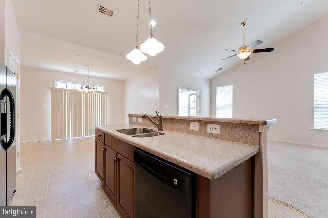 CENTRAL PARKE COLONIAL CHARLES - Residential