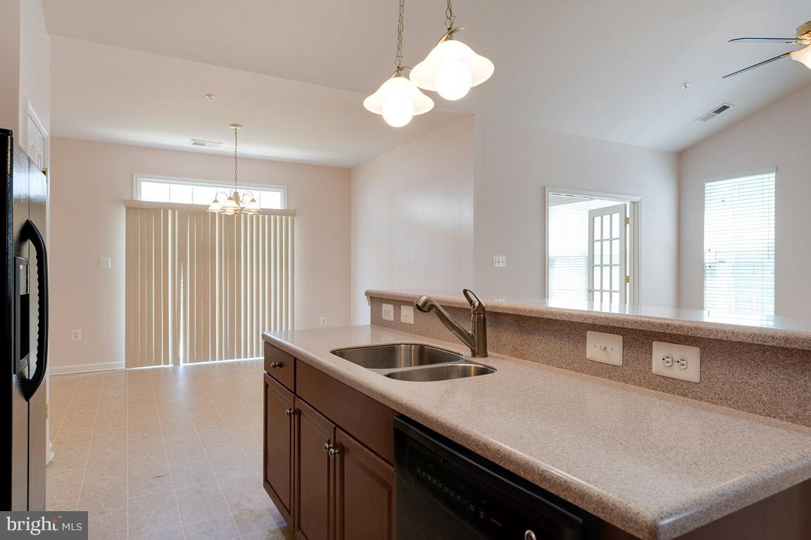 CENTRAL PARKE COLONIAL CHARLES - Residential