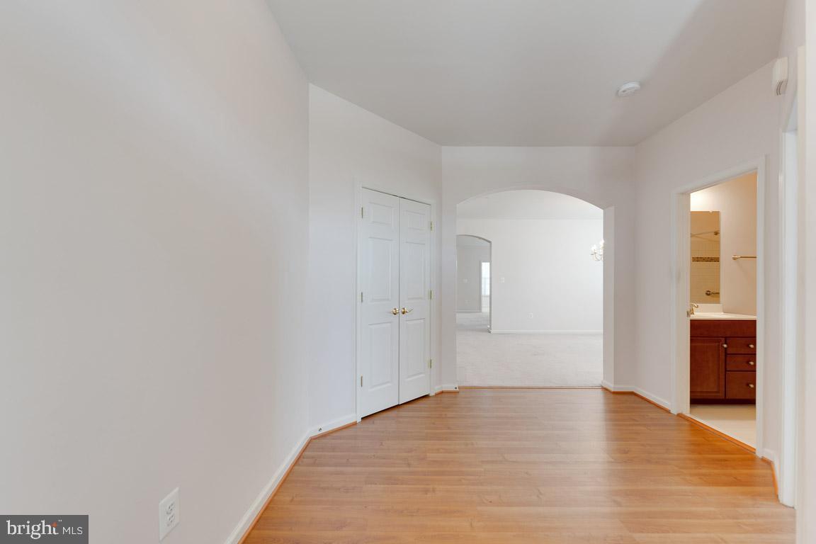 CENTRAL PARKE COLONIAL CHARLES - Residential