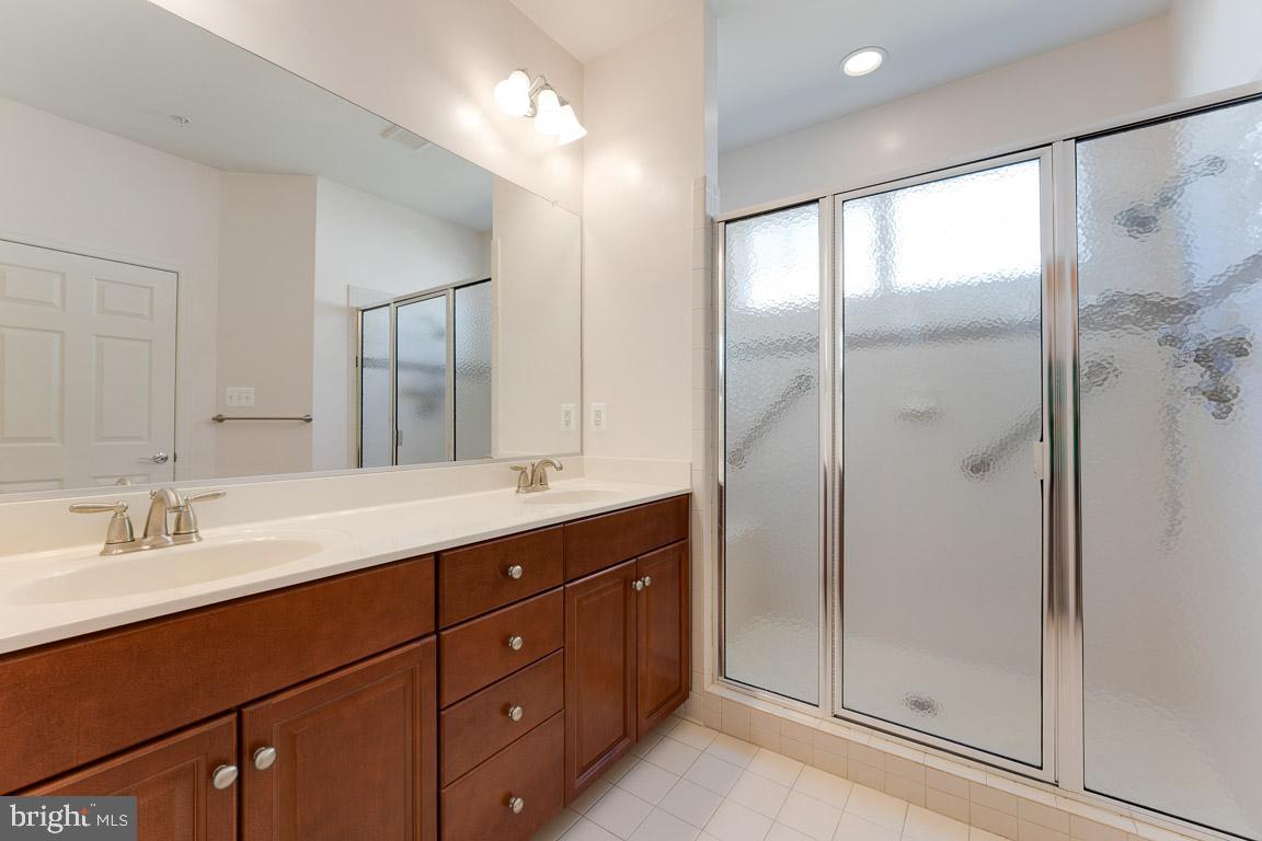 CENTRAL PARKE COLONIAL CHARLES - Residential