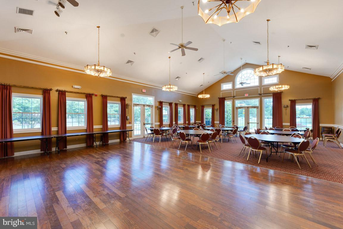 CENTRAL PARKE COLONIAL CHARLES - Residential