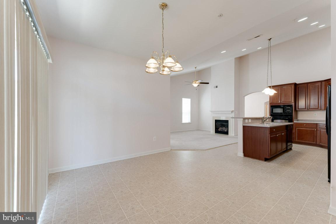 CENTRAL PARKE COLONIAL CHARLES - Residential