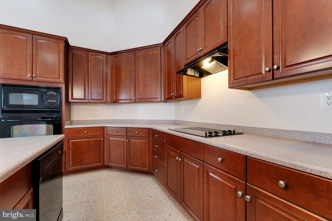 CENTRAL PARKE COLONIAL CHARLES - Residential