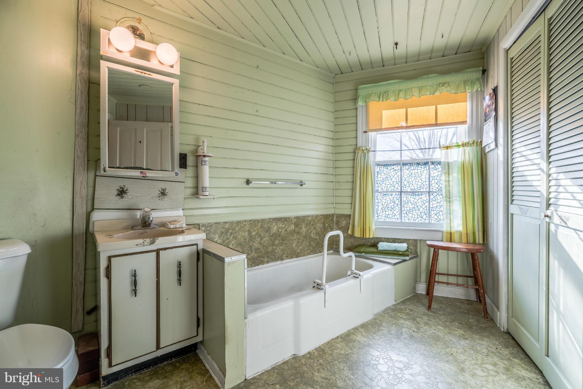 METES & BOUNDS - Farm