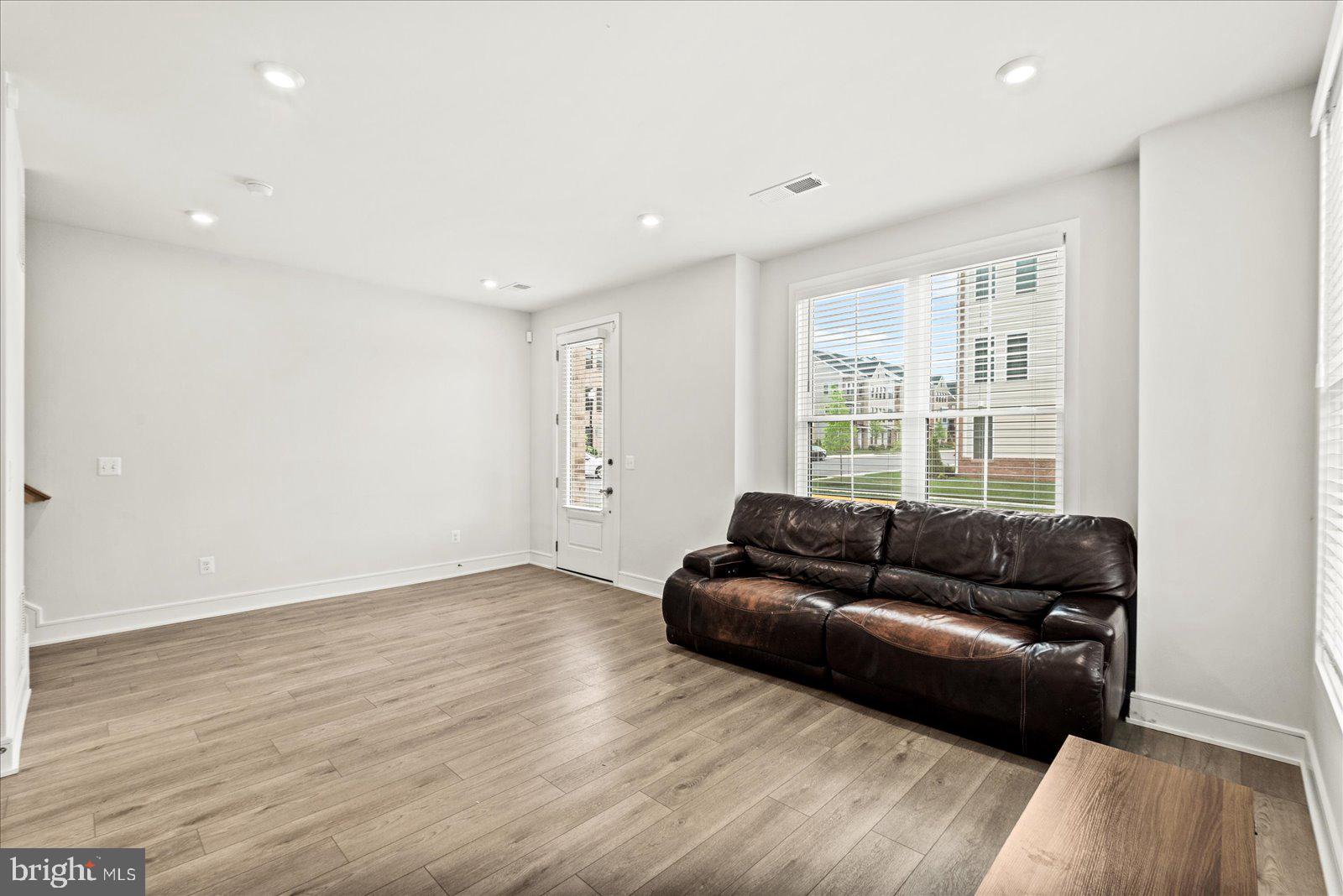 BRAMBLETON LANDBAY 1 - Residential