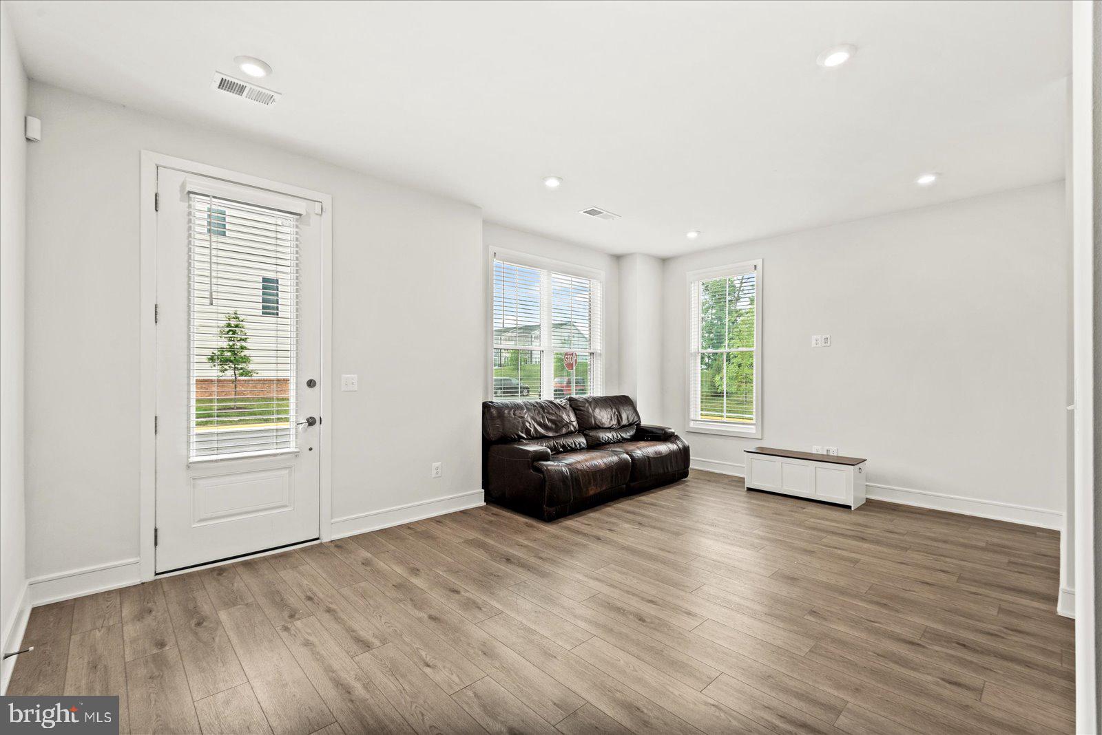 BRAMBLETON LANDBAY 1 - Residential