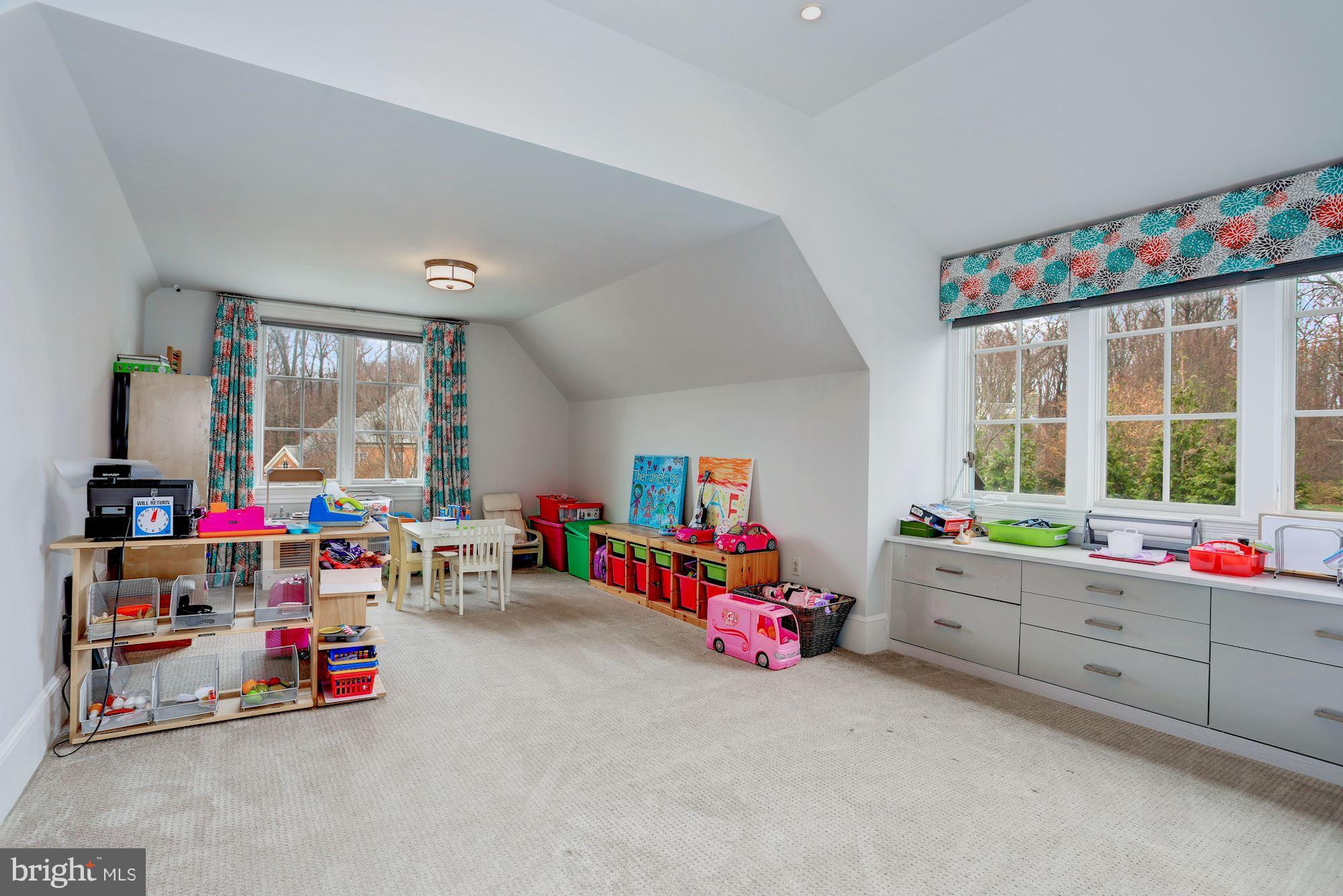 SPRING HILL FARM - Residential