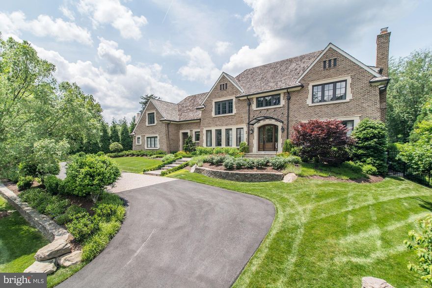 In highly sought-after Spring Hill Farm, extraordinary residence offers exceptional indoor and outdoor living! $1M invested in backyard, Including: sport spec pool, pool house with guest suite, outdoor kitchen and dining with Green Egg, heat lamps, fire pit and more. Reclaimed wood from original Spring Hill farms used throughout. Best kitchen/Family Room Combo! Unique & Special touches throughout!