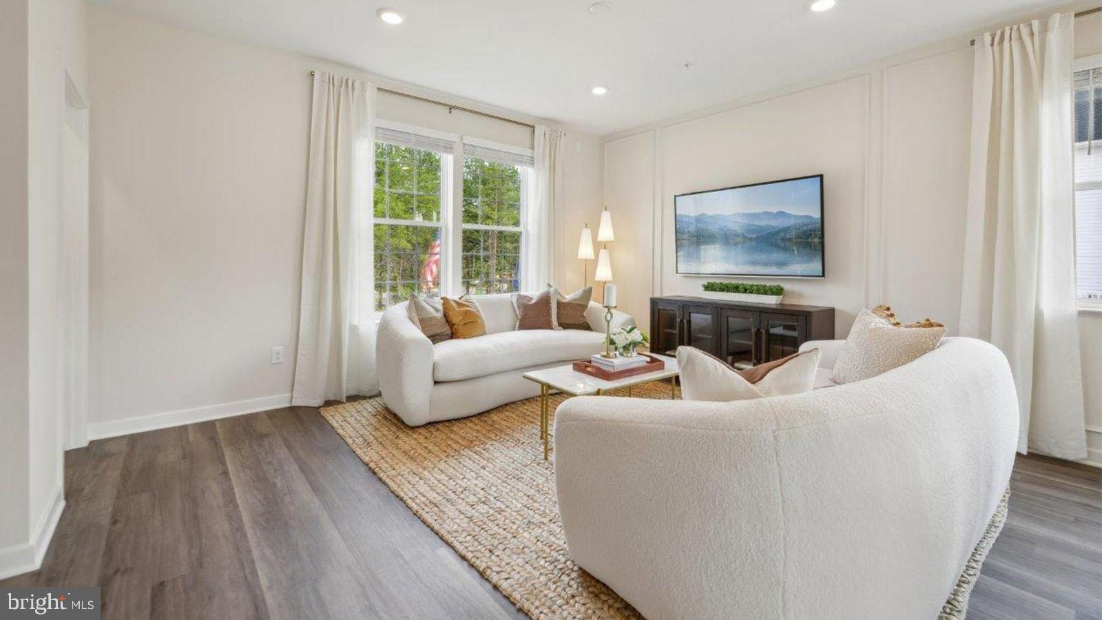 PINEGROVE - Residential