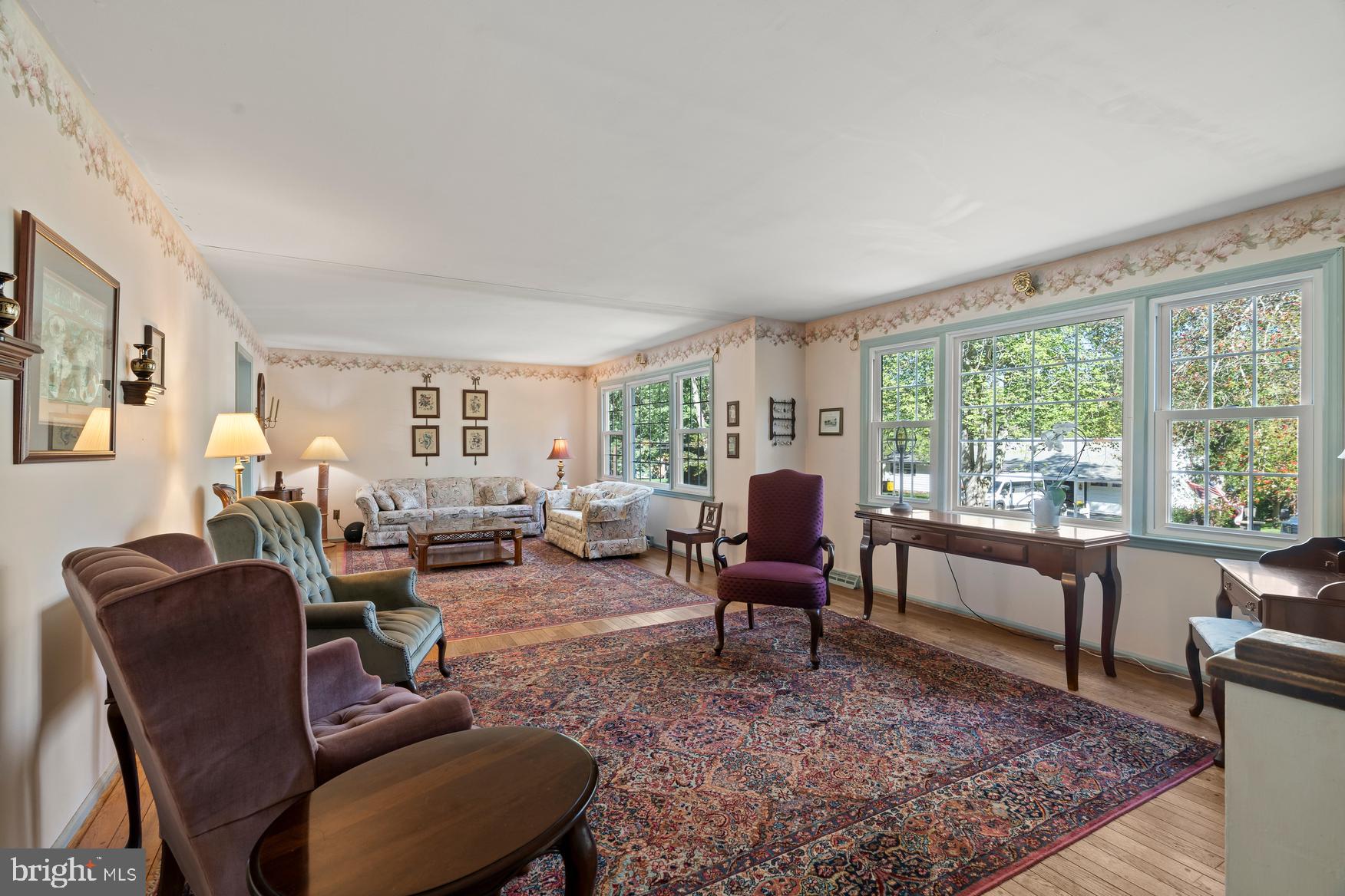 187 S LAKESIDE DRIVE E