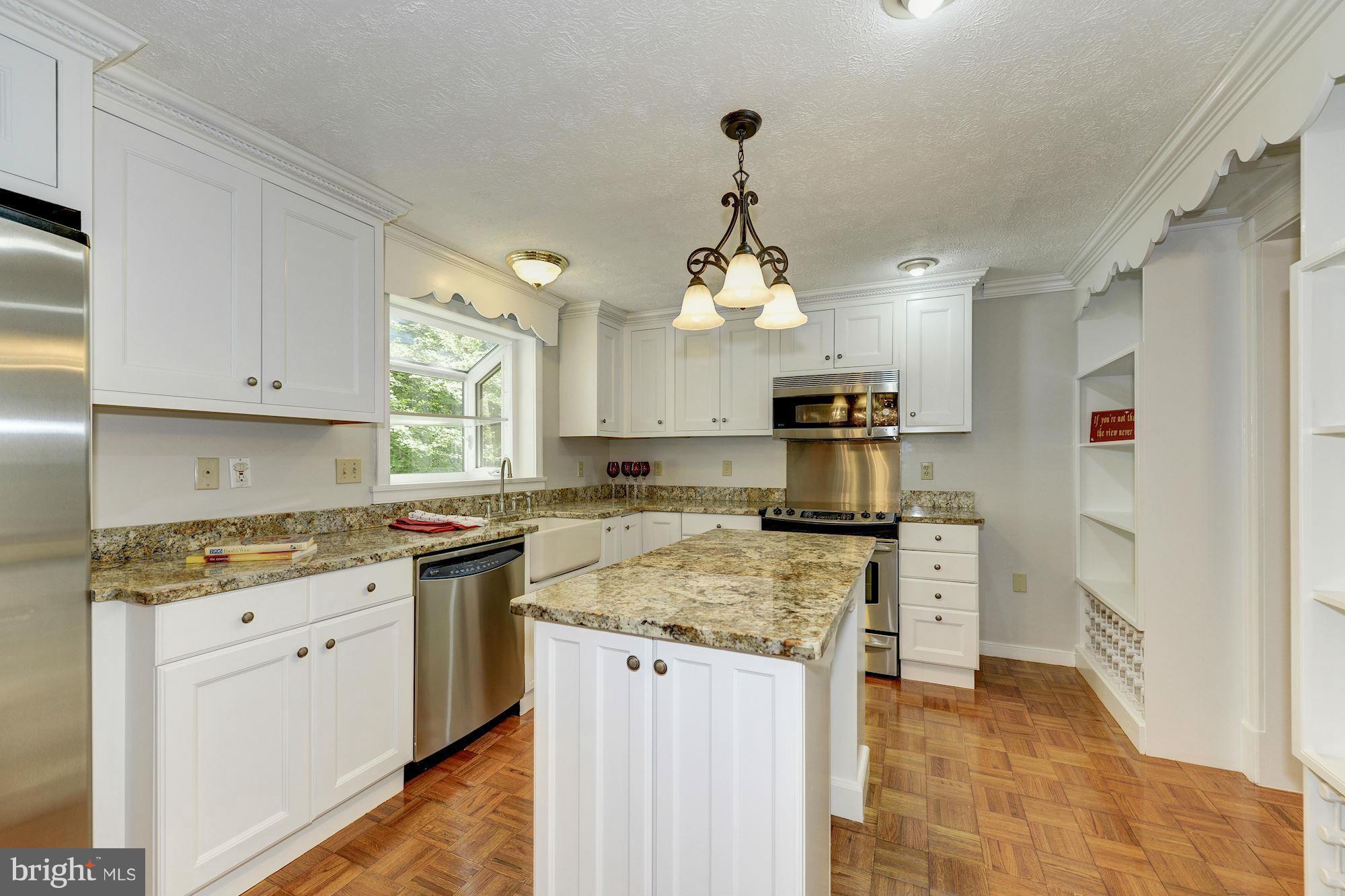 EDGELEA WOODS - Residential