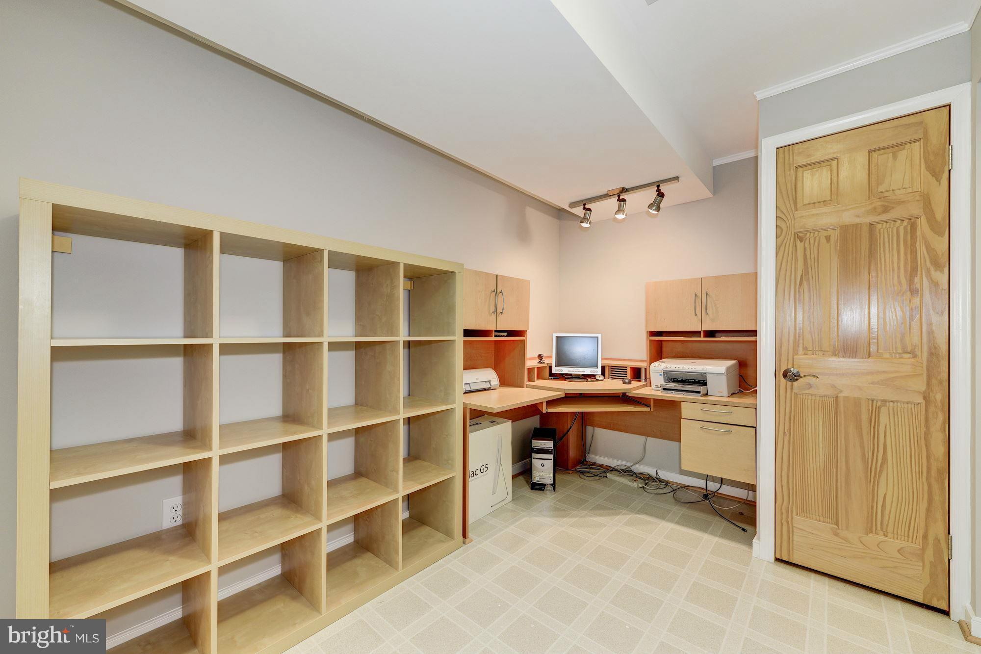 EDGELEA WOODS - Residential