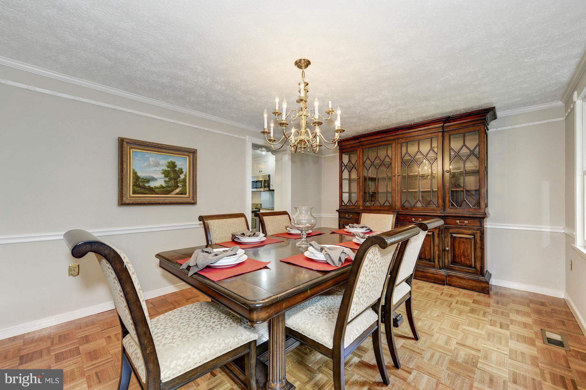 EDGELEA WOODS - Residential