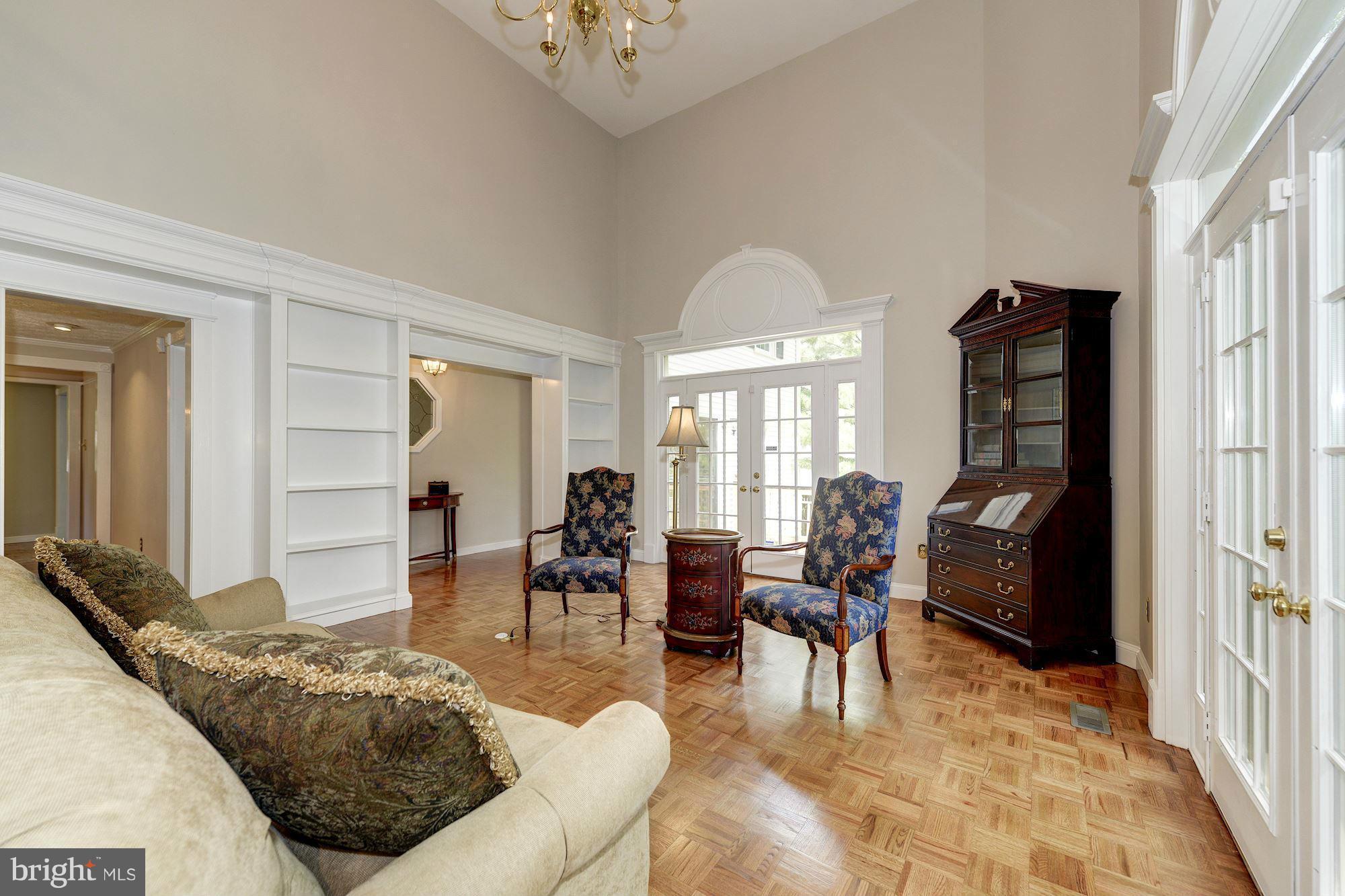 EDGELEA WOODS - Residential